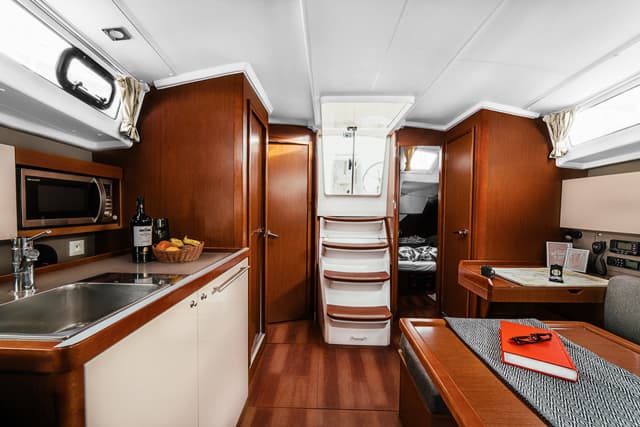 Beneteau Oceanis 38 HAPPY – bilde 2 av 36
