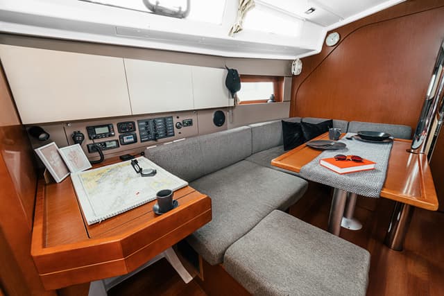 Beneteau Oceanis 38 HAPPY – bilde 3 av 36