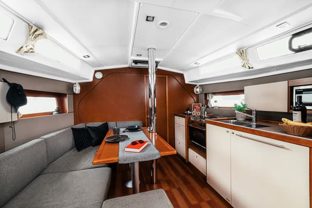 Beneteau Oceanis 38 HAPPY – bilde 4 av 36