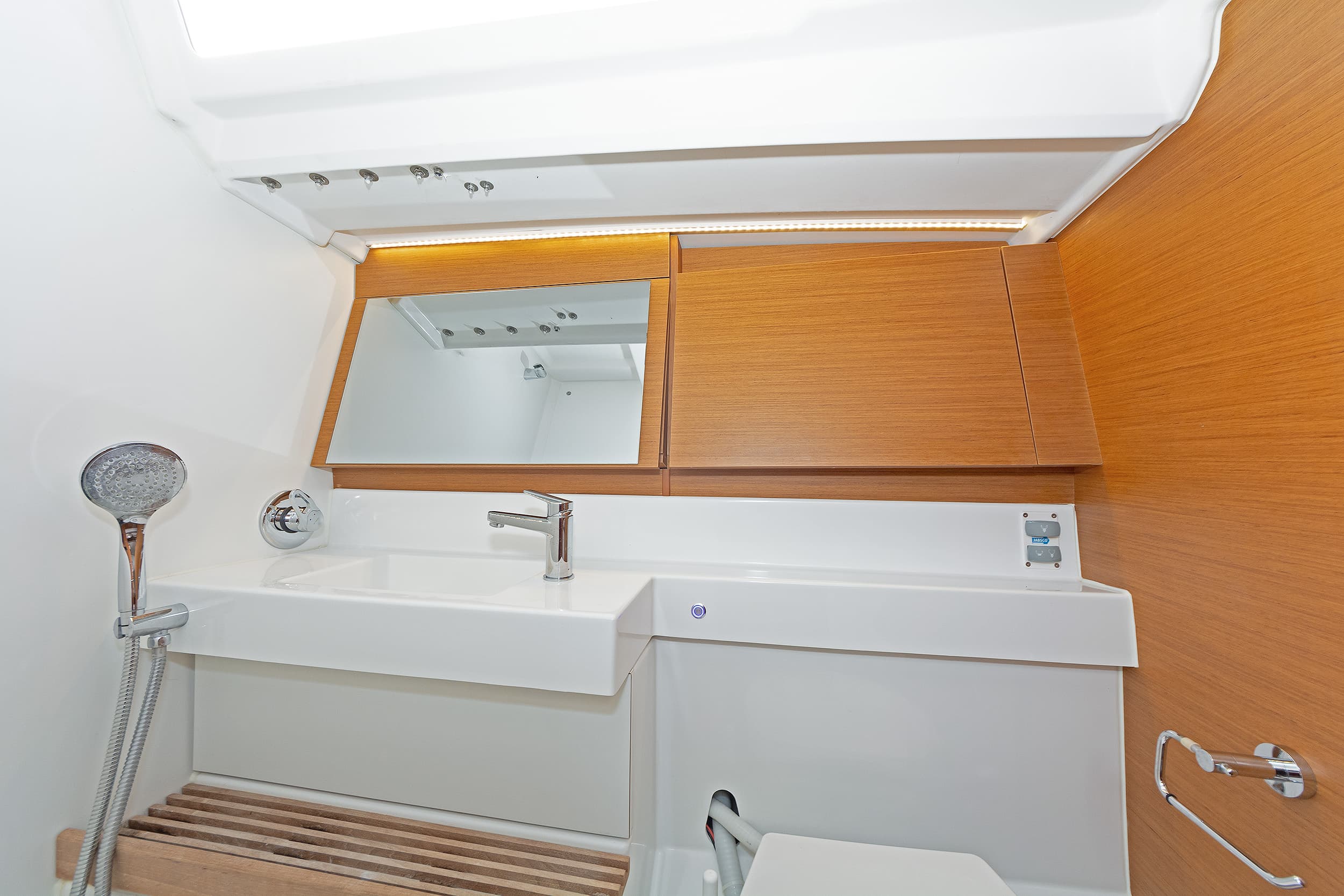 Jeanneau Sun Odyssey 440 Jolly Roger – bilde 2 av 12
