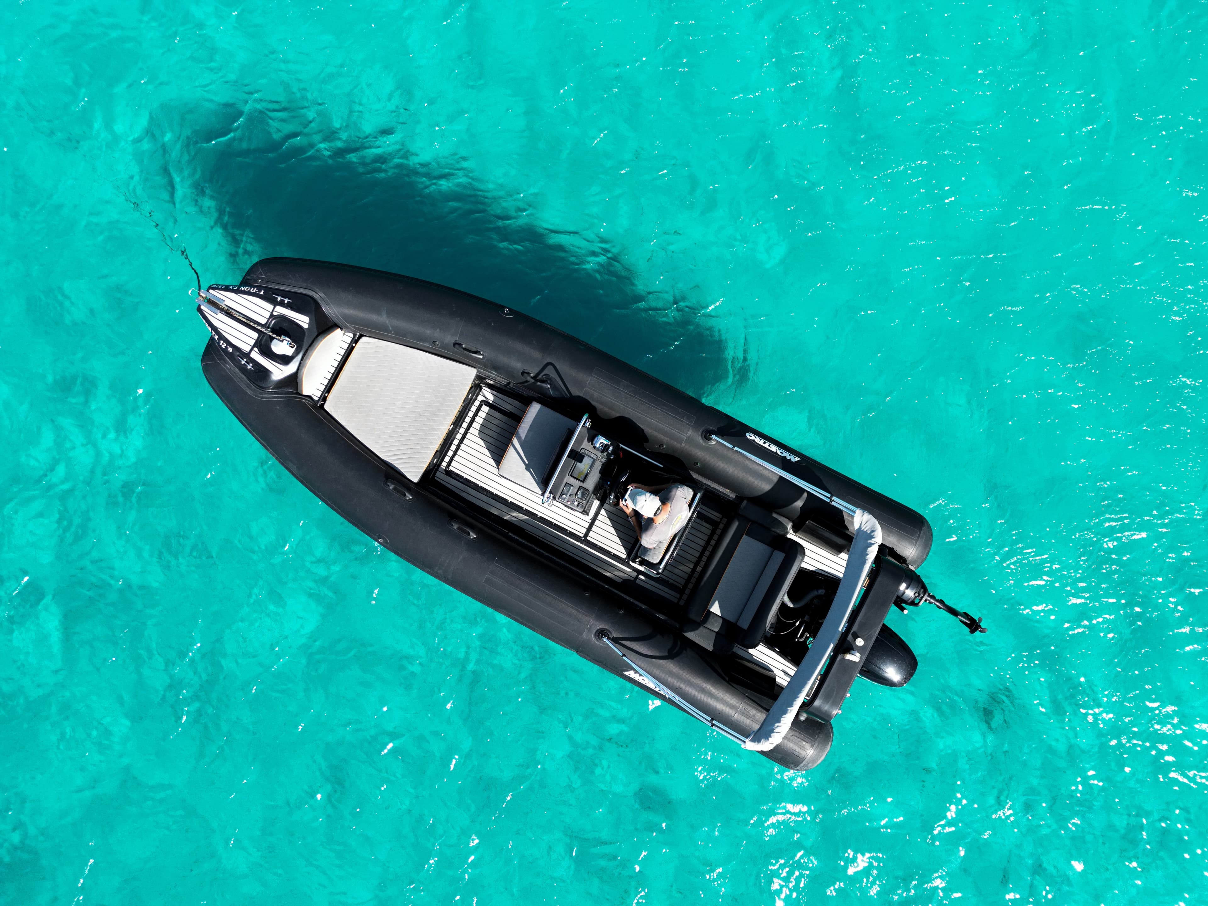 Motorboat Triton – bilde 3 av 13