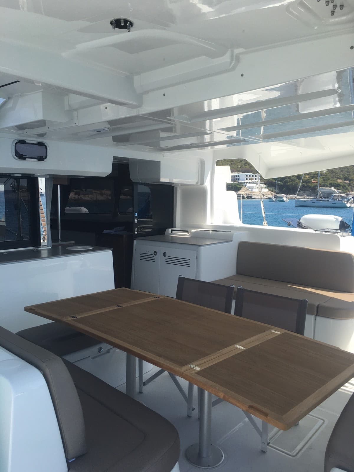 Lagoon 46 Margeo XVII (A/C - Generator - Water Maker - dishwasher) – bilde 2 av 6