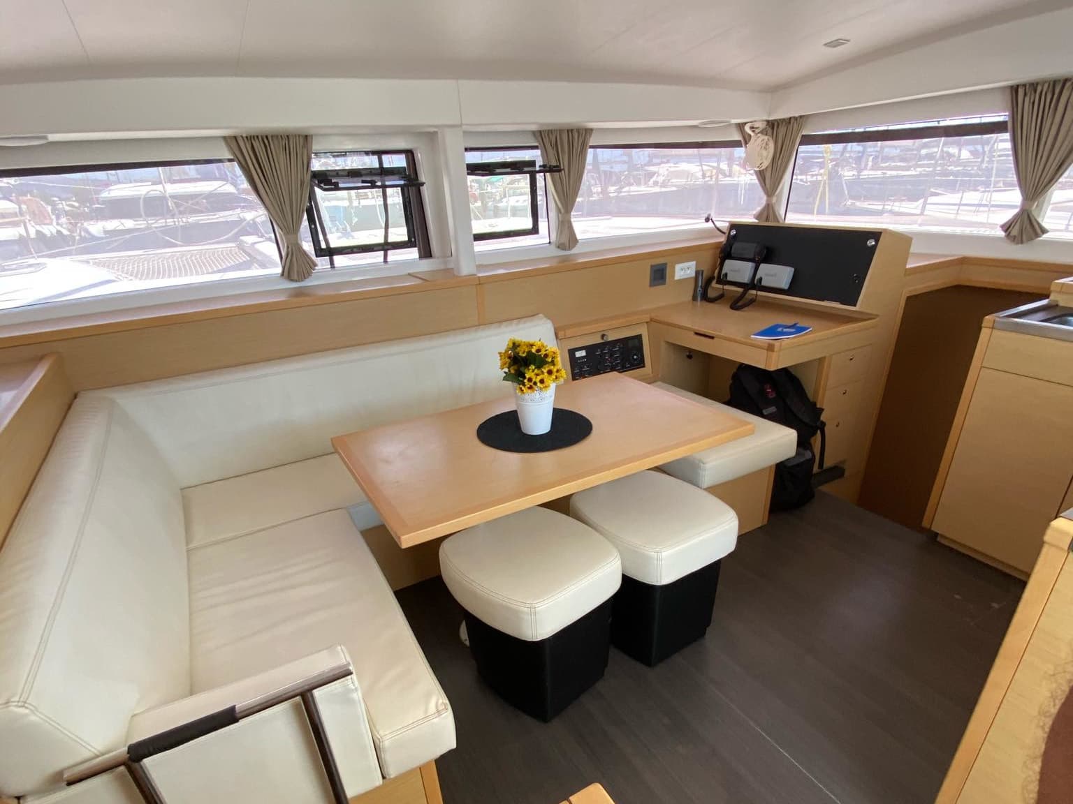 Lagoon 400 S2 CHRISTINA – bilde 4 av 12