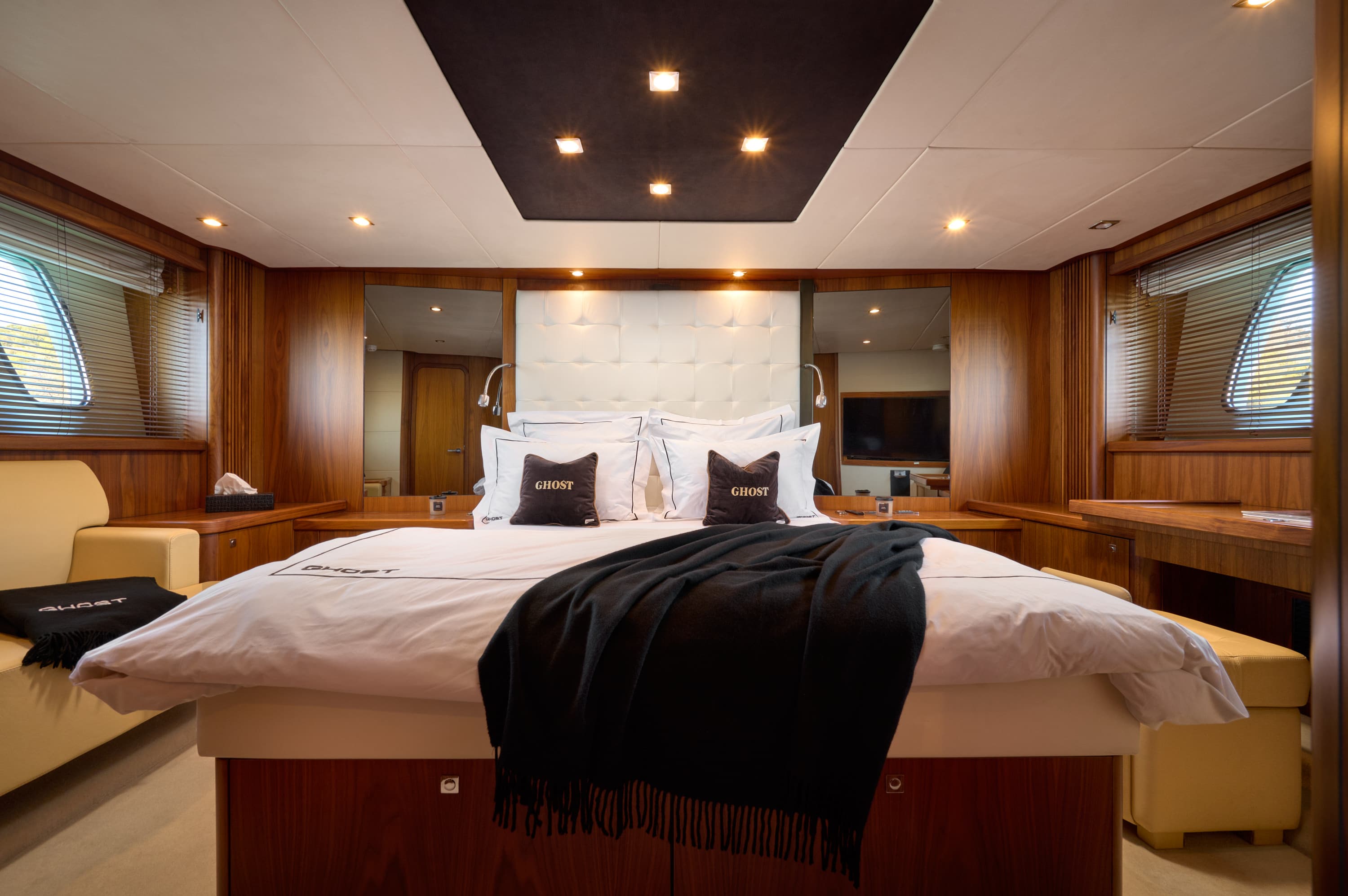 Sunseeker Predator 72 Ghost – bilde 3 av 71
