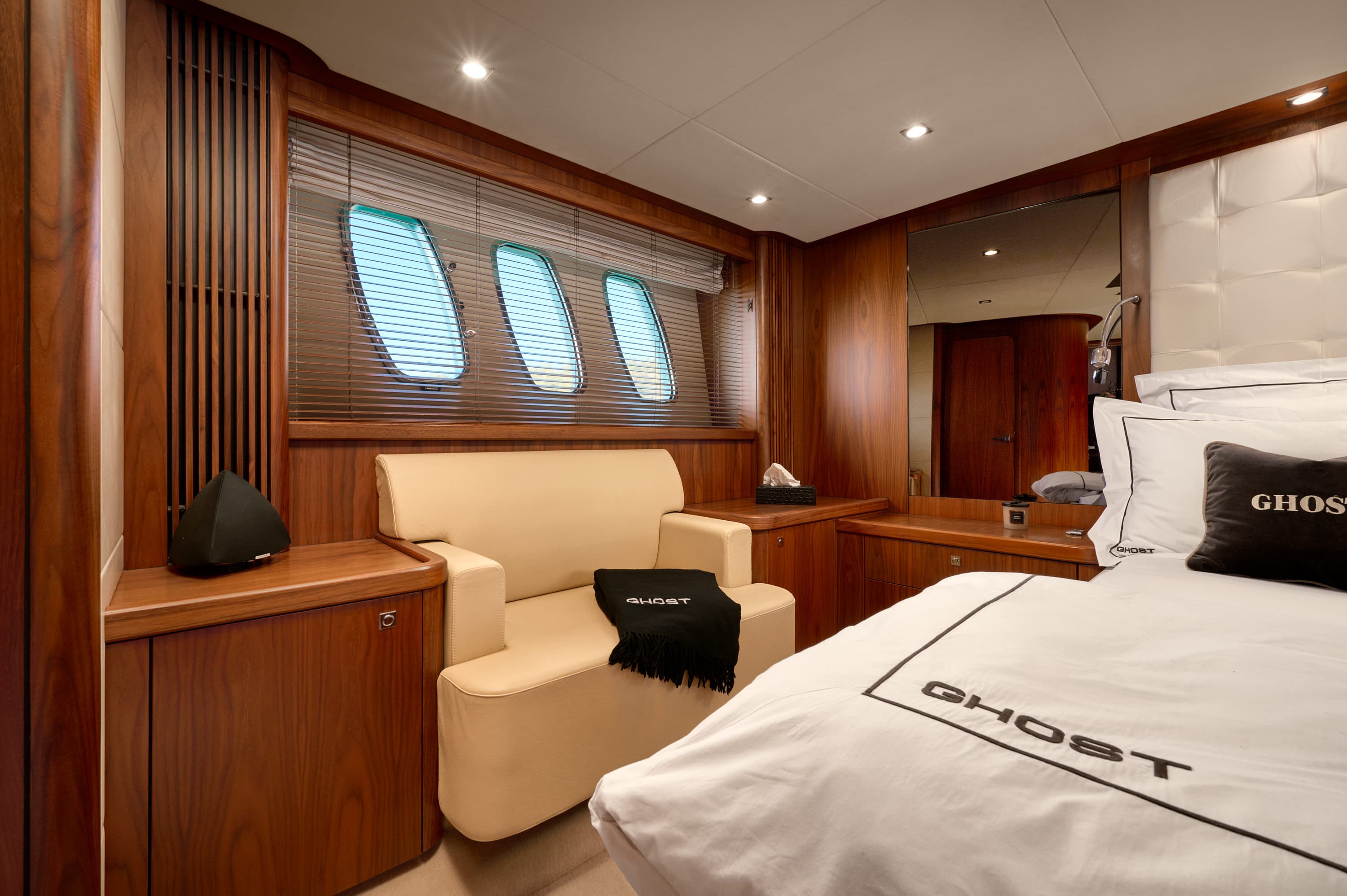 Sunseeker Predator 72 Ghost – bilde 4 av 71