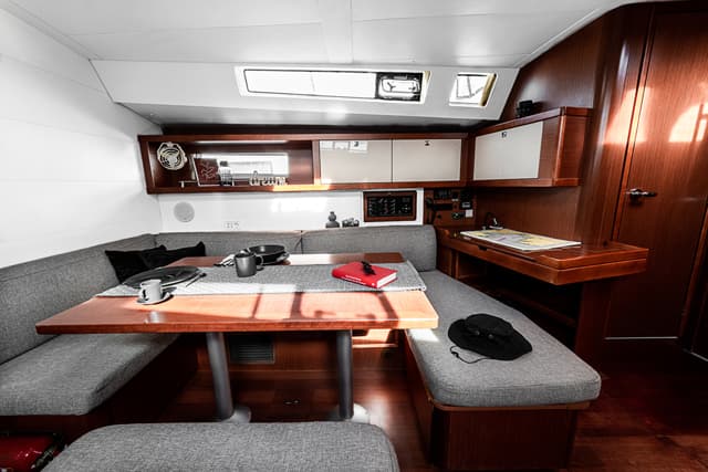 Beneteau Oceanis 45 THEIA – bilde 3 av 37