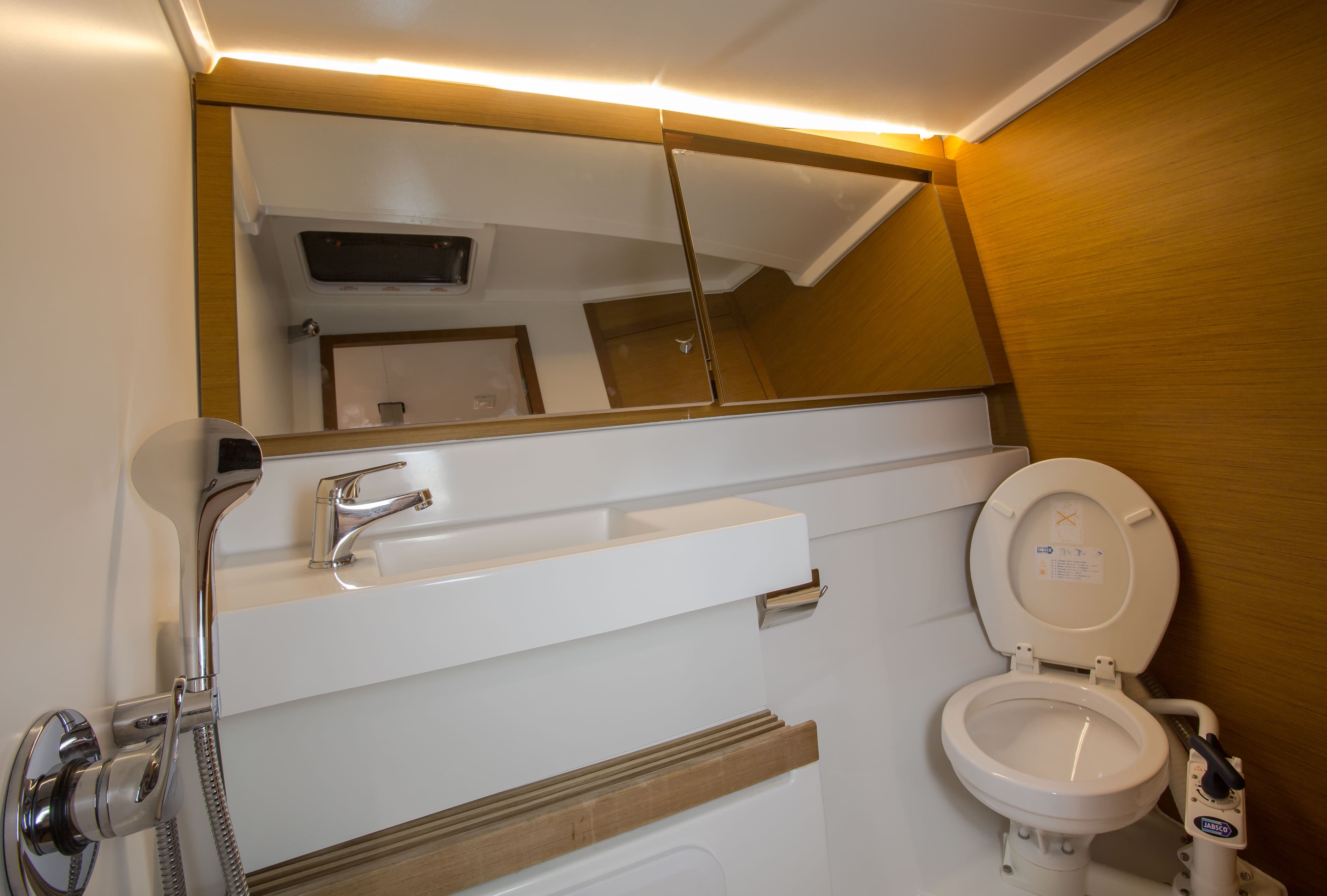 Jeanneau Sun Odyssey 440 Deep Water – bilde 2 av 7