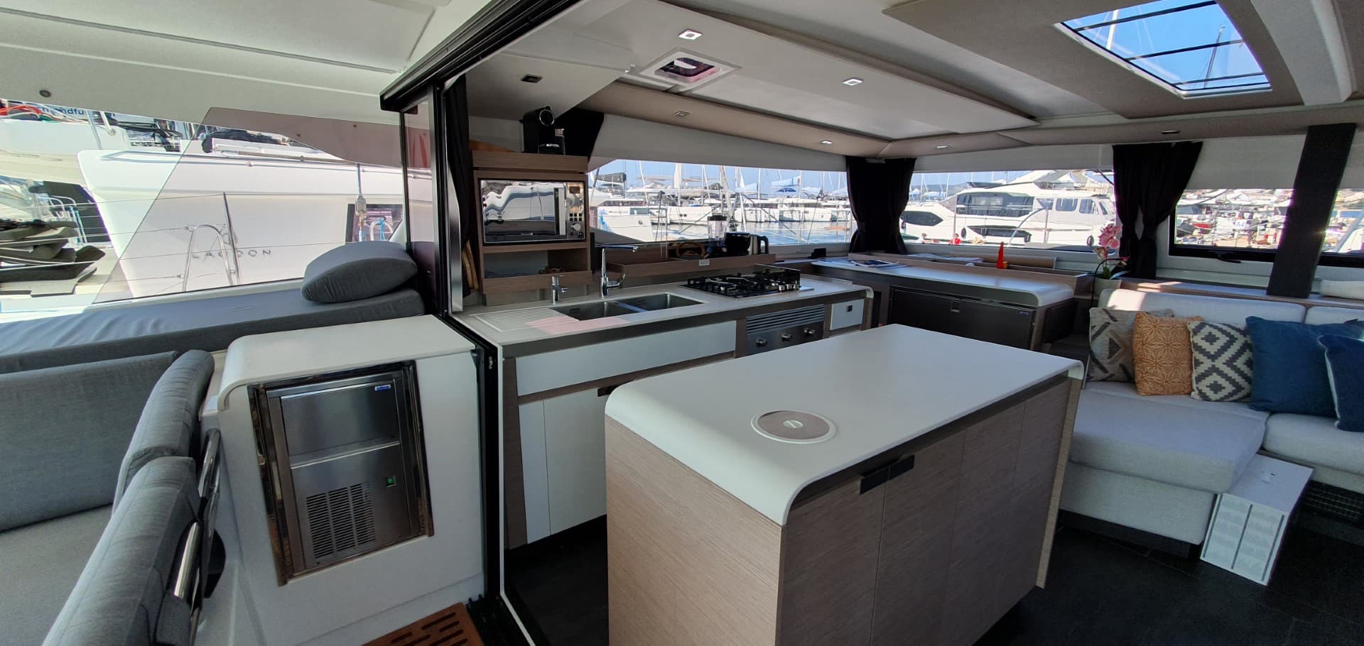 Fountaine Pajot Aura 51 COSMOS – bilde 3 av 31