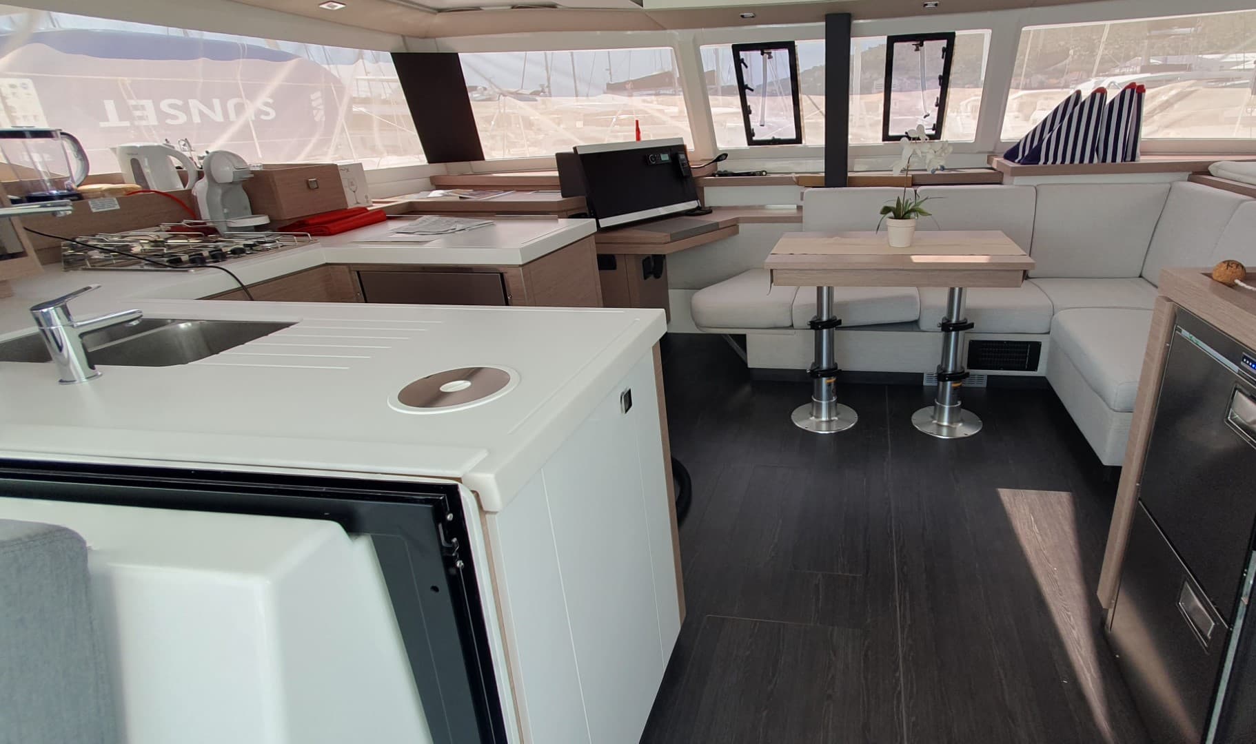 Fountaine Pajot Astréa 42 CRAZY DIAMOND – bilde 2 av 24
