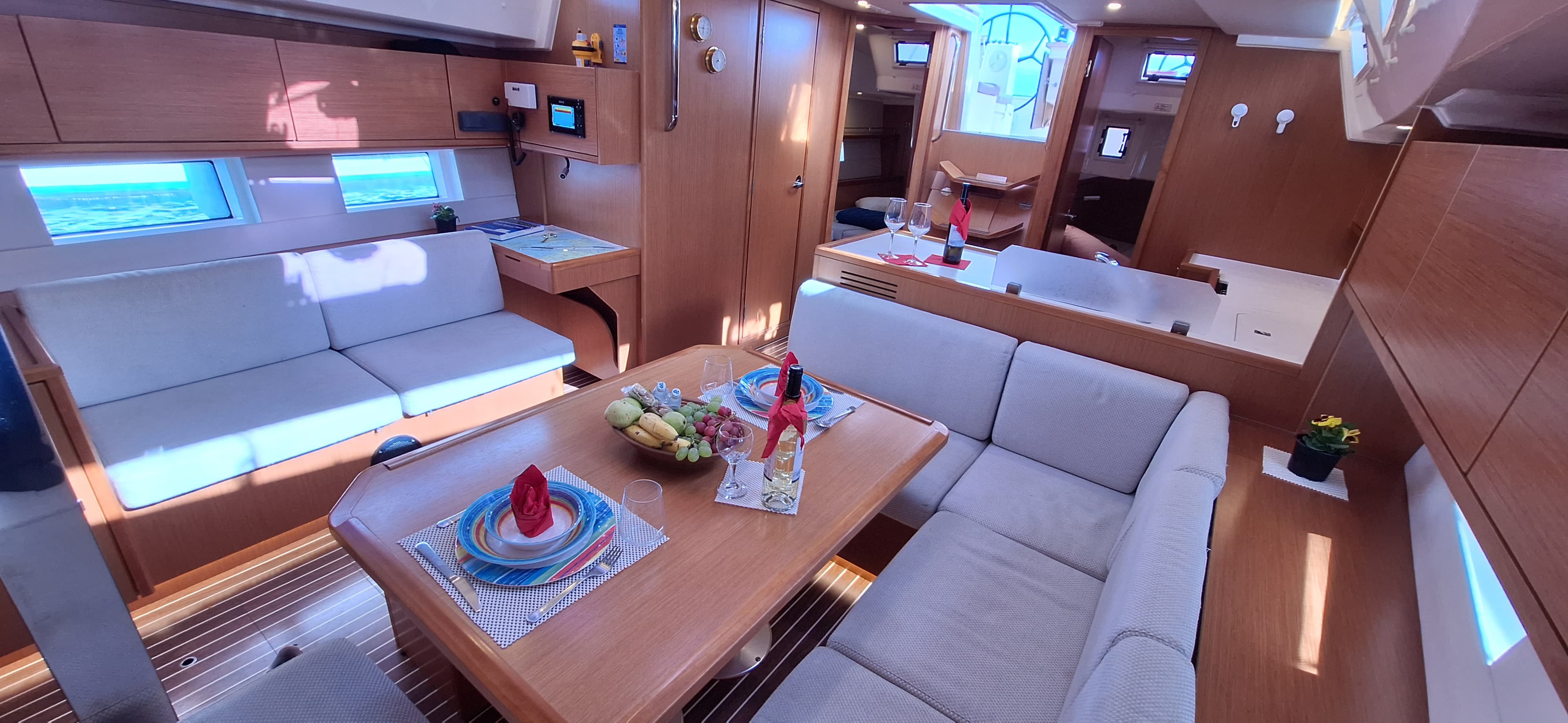 Bavaria C45 – bilde 3 av 11