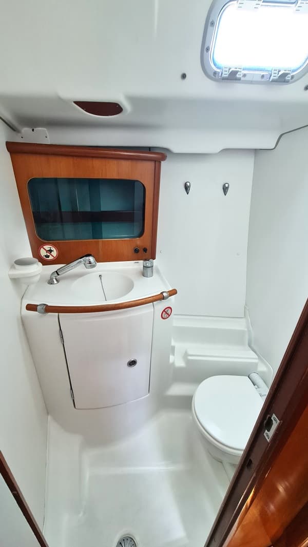 Beneteau Oceanis 411 Erika – bilde 5 av 18