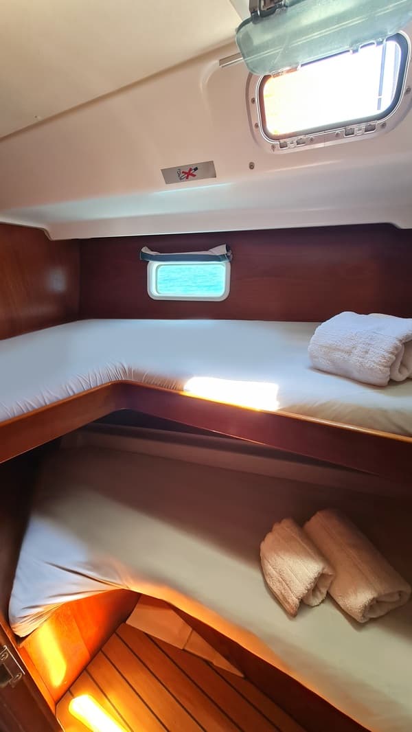 Beneteau Oceanis 411 Erika – bilde 3 av 18
