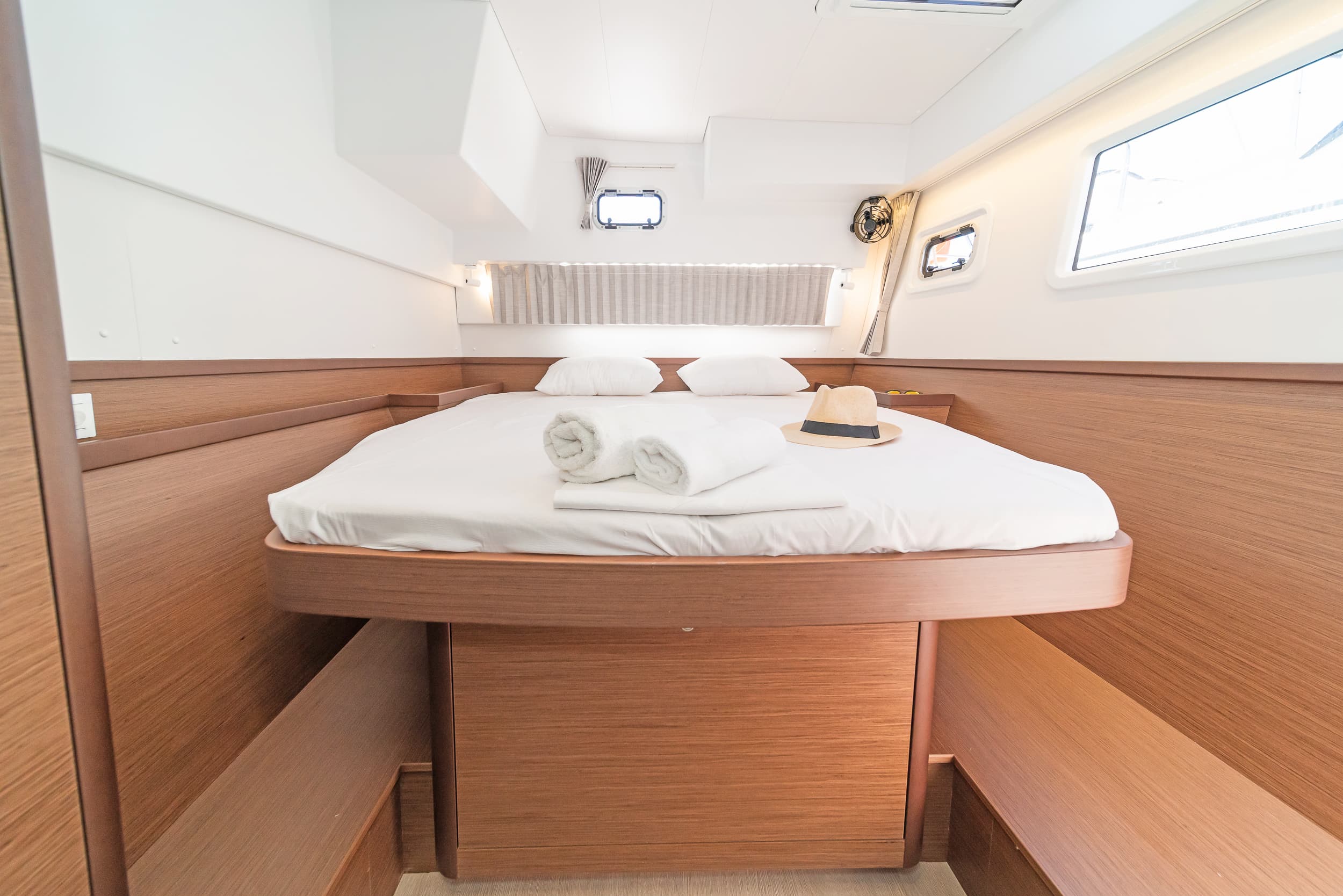 Lagoon 42 Aurora – bilde 4 av 18