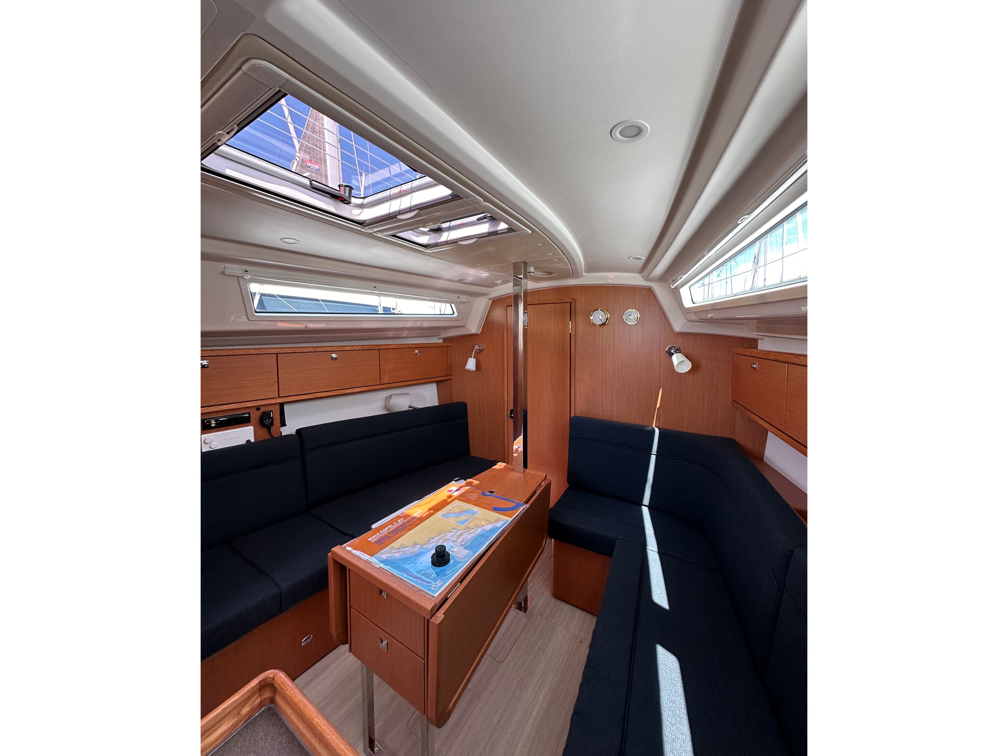 Bavaria Cruiser 34 Ziggy – bilde 2 av 14