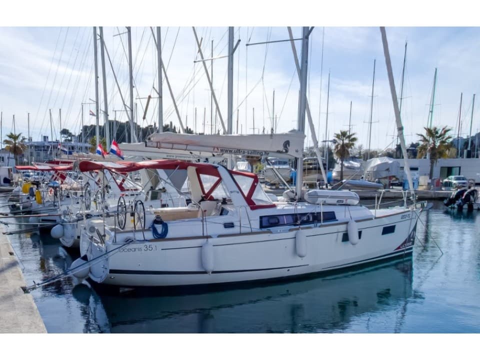 Beneteau Oceanis 35.1 LAMPUGA