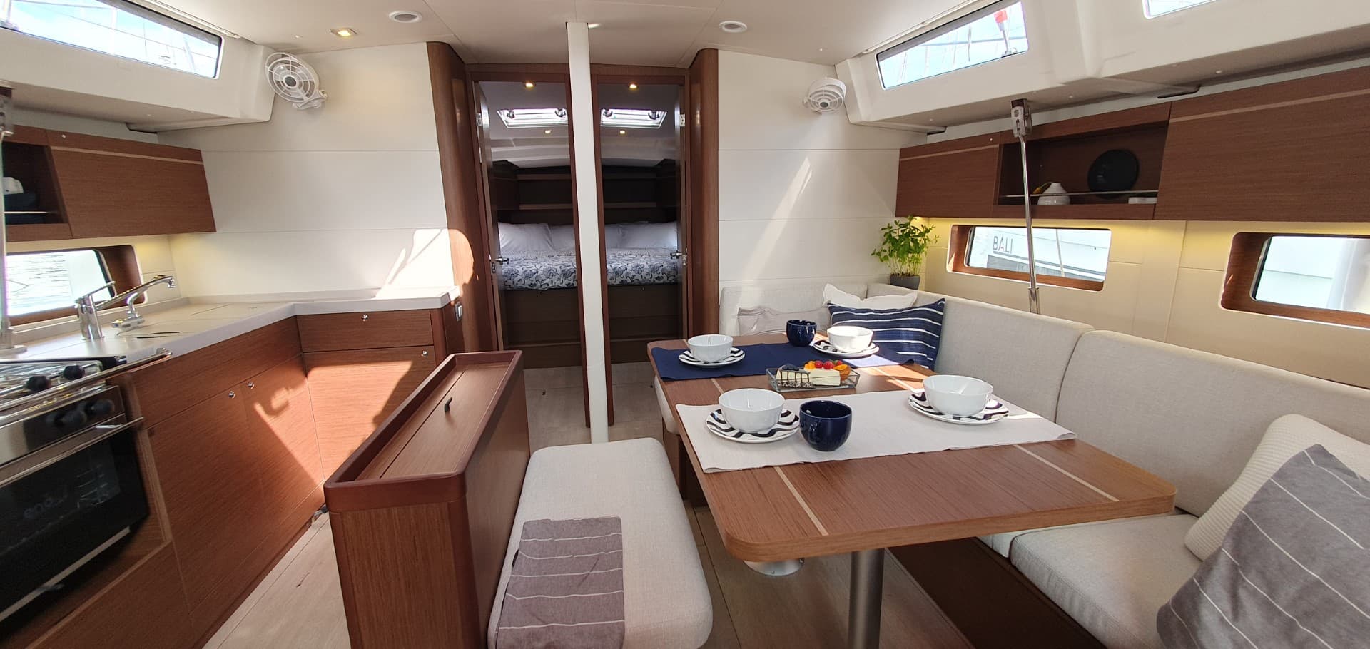Beneteau Oceanis 46.1 DOMMIE – bilde 4 av 28
