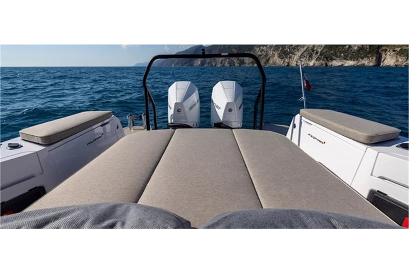 Axopar 37 XC Cross Cabin – bilde 2 av 11