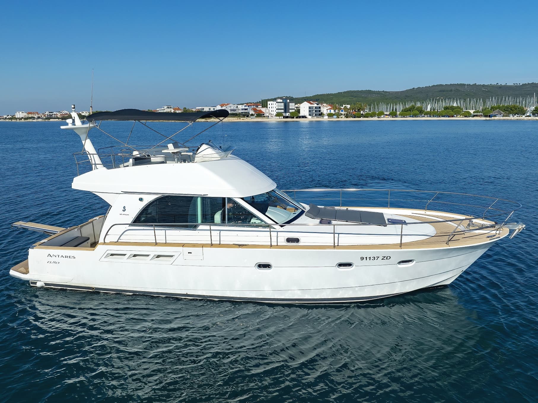 Beneteau Antares 13.80 KATANA