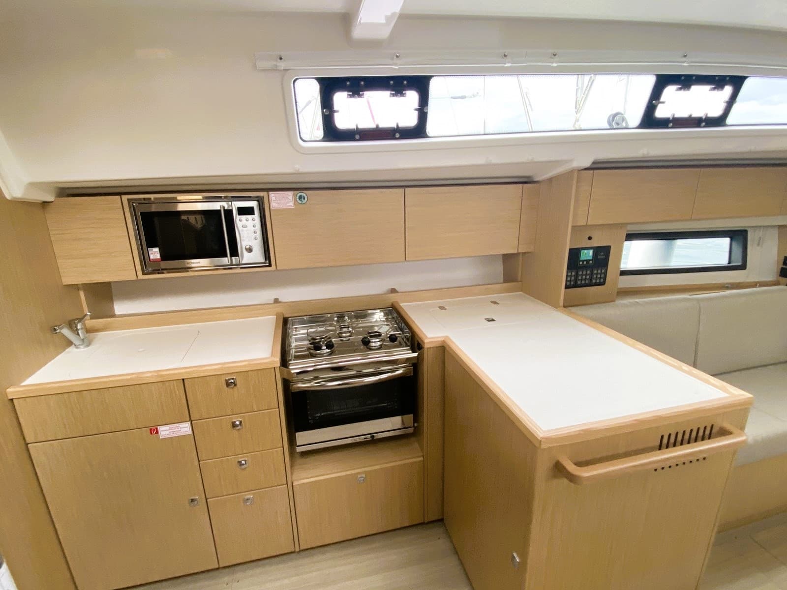 Bavaria C42 CHRISTOS – bilde 3 av 14
