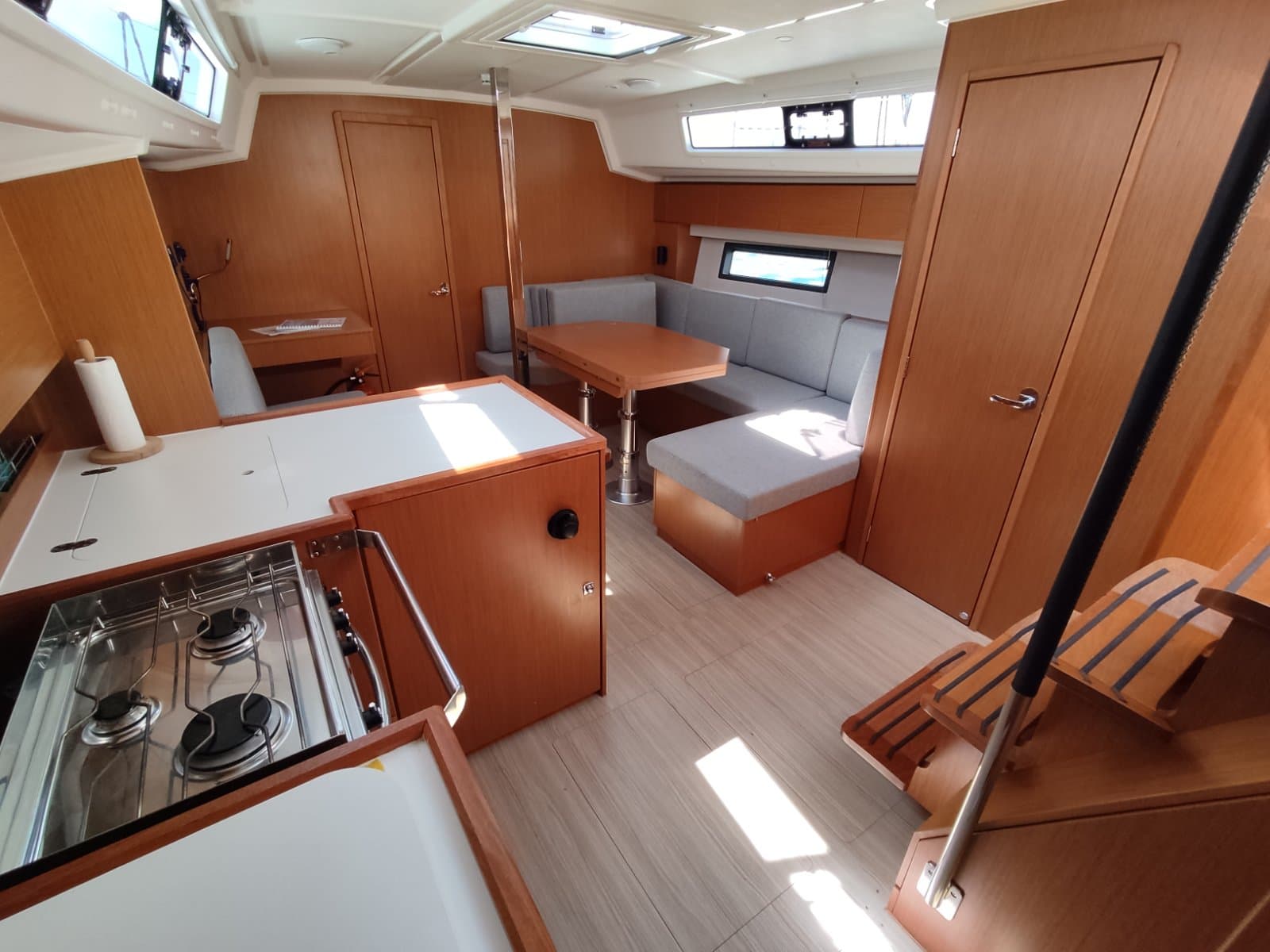 Bavaria C42 Nirvana – bilde 2 av 14