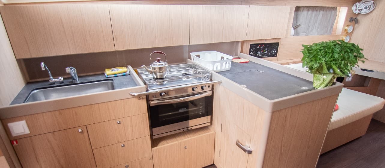 Beneteau Oceanis 41.1 AGINOR "Sails 2025" – bilde 4 av 10