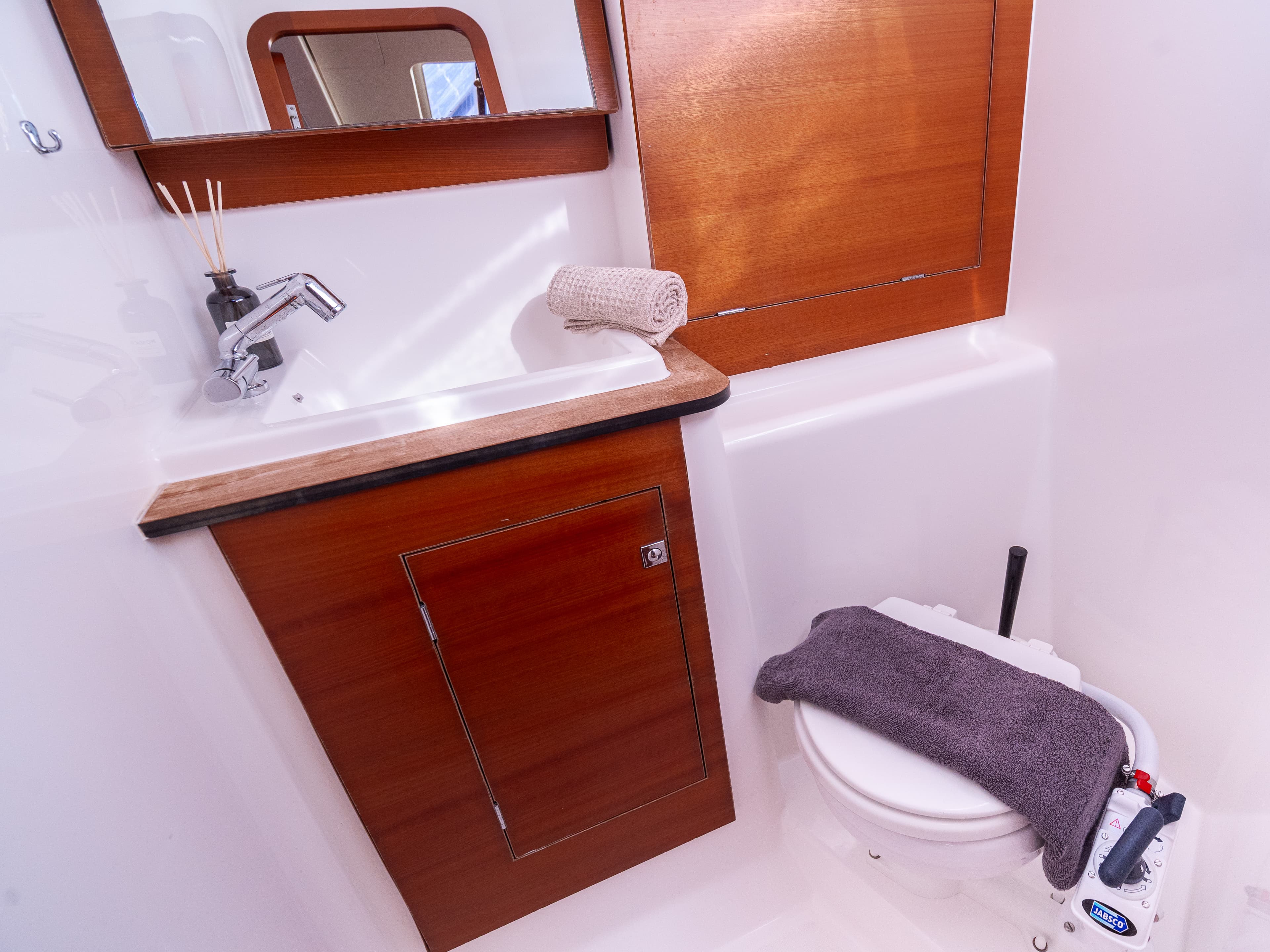 Dufour 460 Grand Large Cygnus – bilde 4 av 38