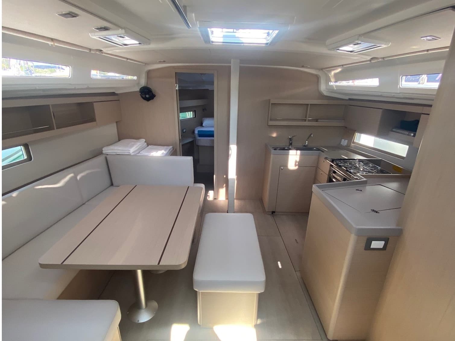 Beneteau Oceanis 40.1 La Mer – bilde 4 av 14