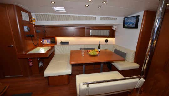 Beneteau Oceanis 48 Pherousa – bilde 3 av 10