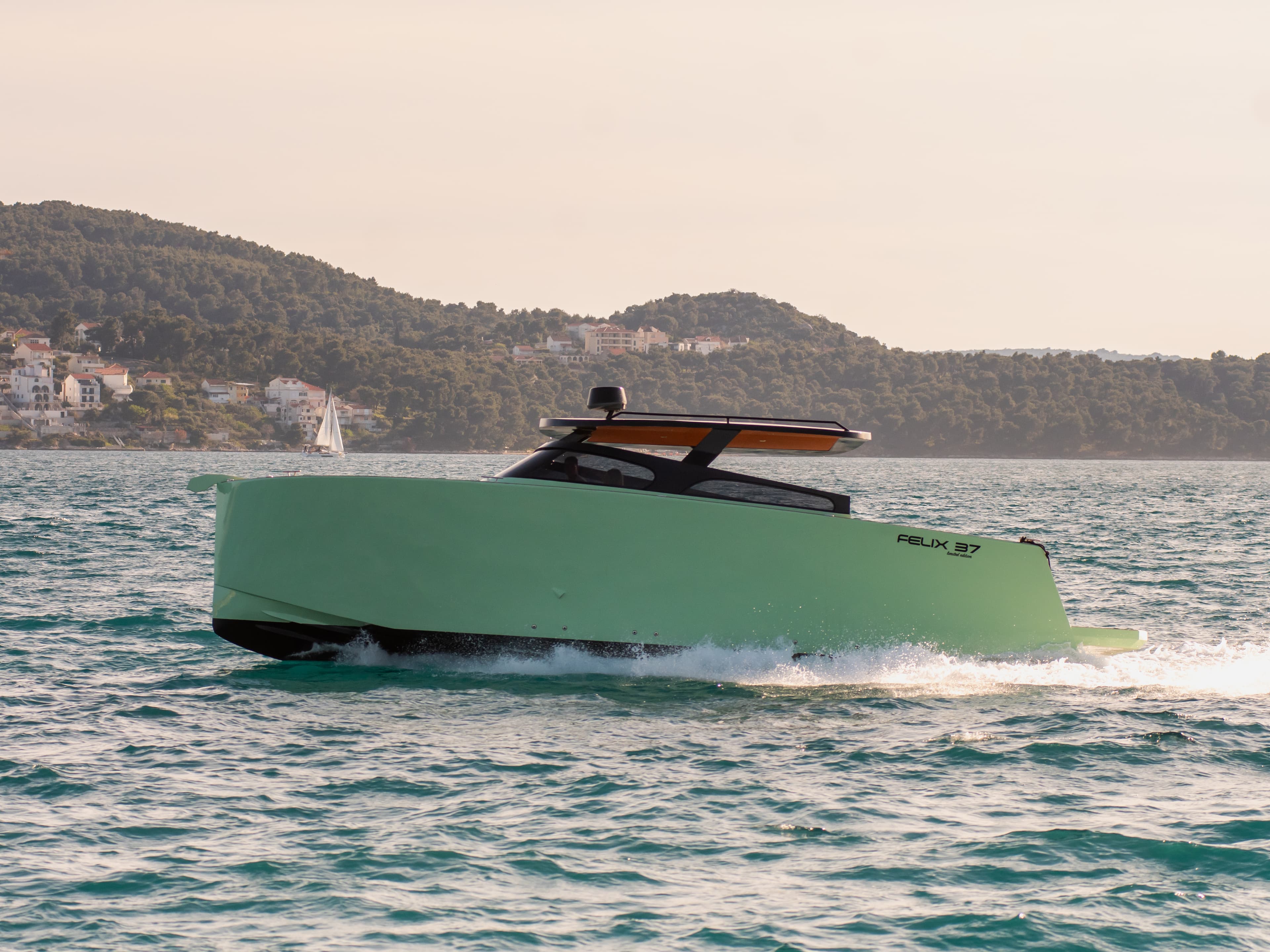 Felix 37 Condor