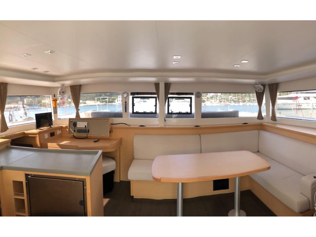 Lagoon 450 Fly Lagoon 450F built 2019 Generator, A/C, Watermaker – bilde 2 av 14