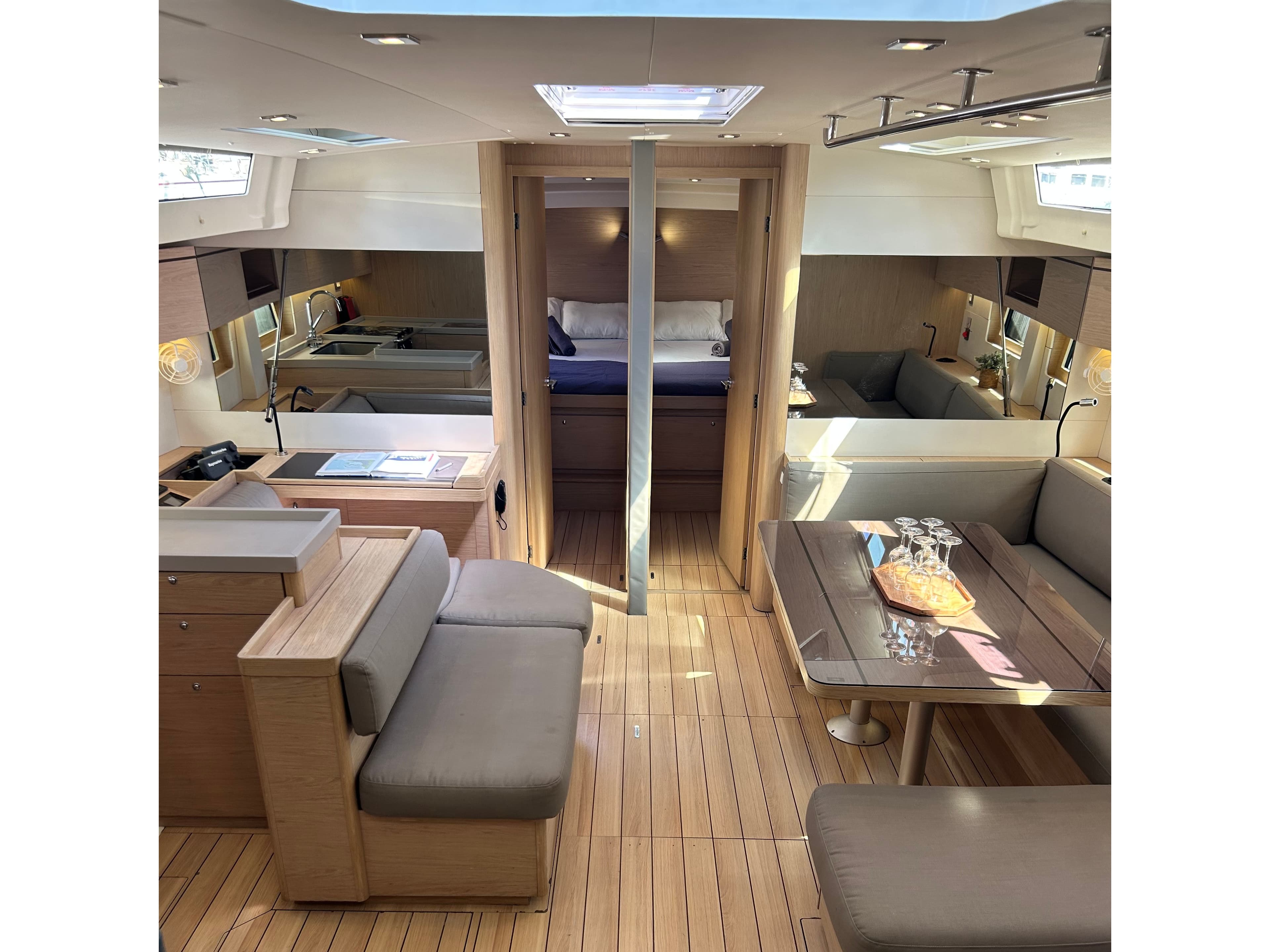 Beneteau Oceanis 51.1 Barracuda (Refit 2026 - A/C - Generator - Electric Heads - 12 Pax) – bilde 2 av 20