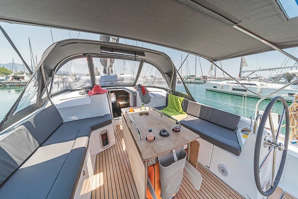 Beneteau Oceanis 40.1 RO22 – bilde 2 av 6
