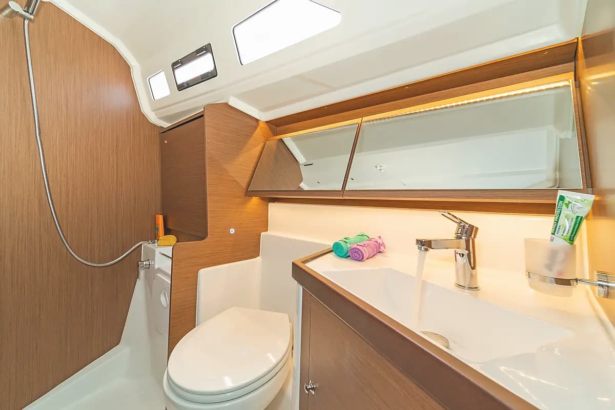 Beneteau Oceanis 40.1 RO22 – bilde 5 av 6
