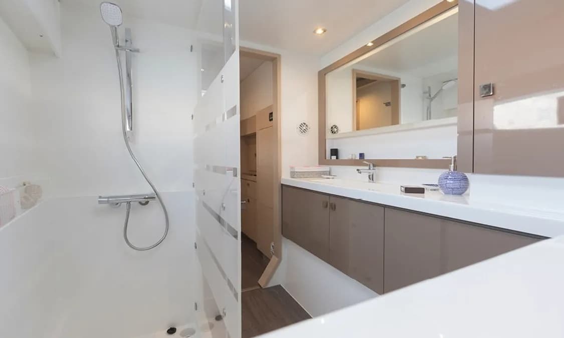 Fountaine Pajot Astréa 42 Nou Nou 1 – bilde 2 av 27