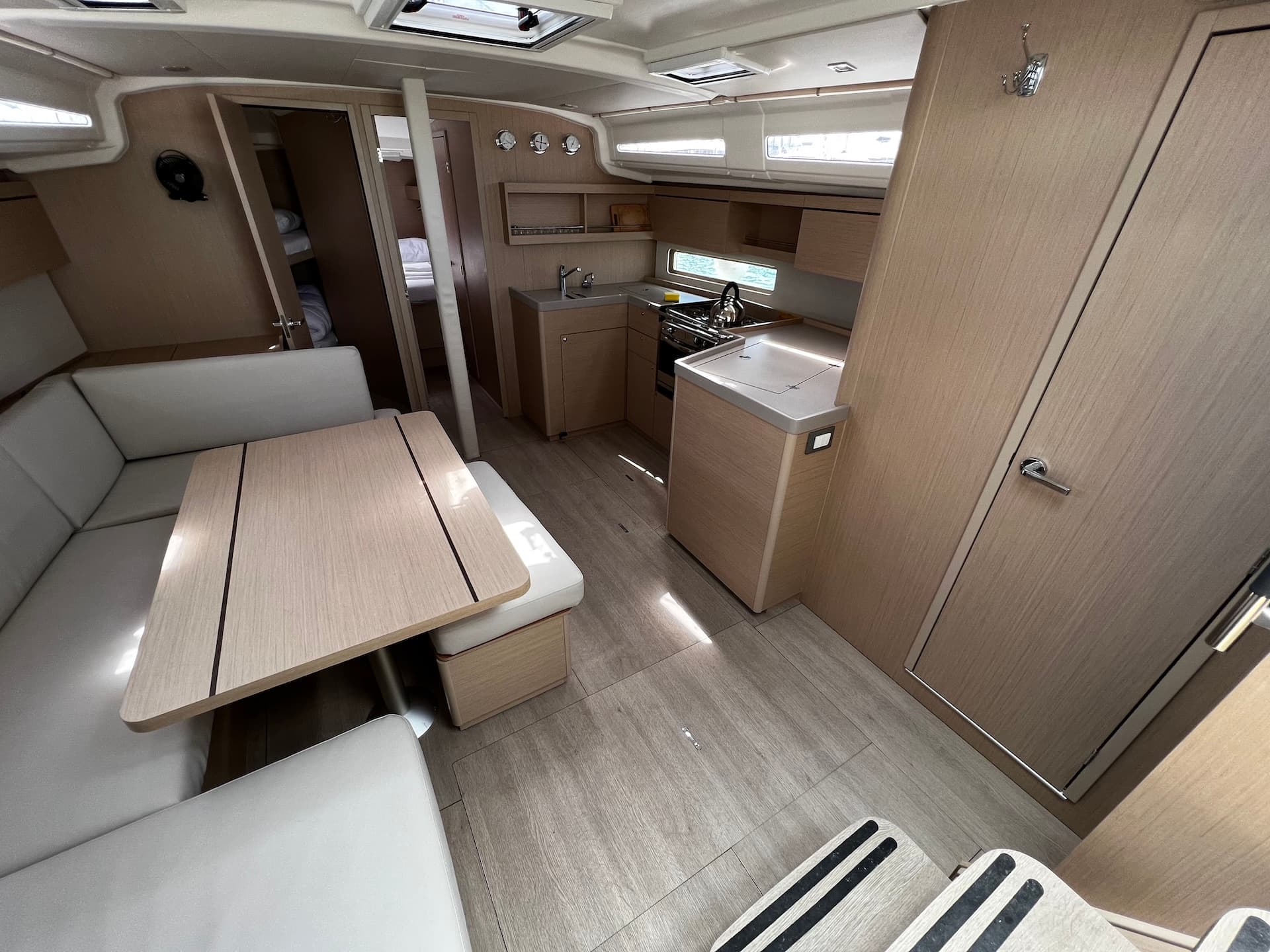 Beneteau Oceanis 40.1 Elizabeth – bilde 3 av 11