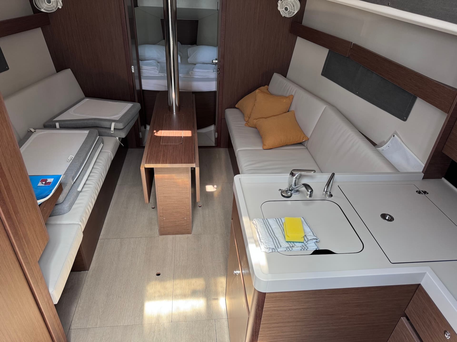 Beneteau Oceanis 34.1 ANOIA – bilde 5 av 11