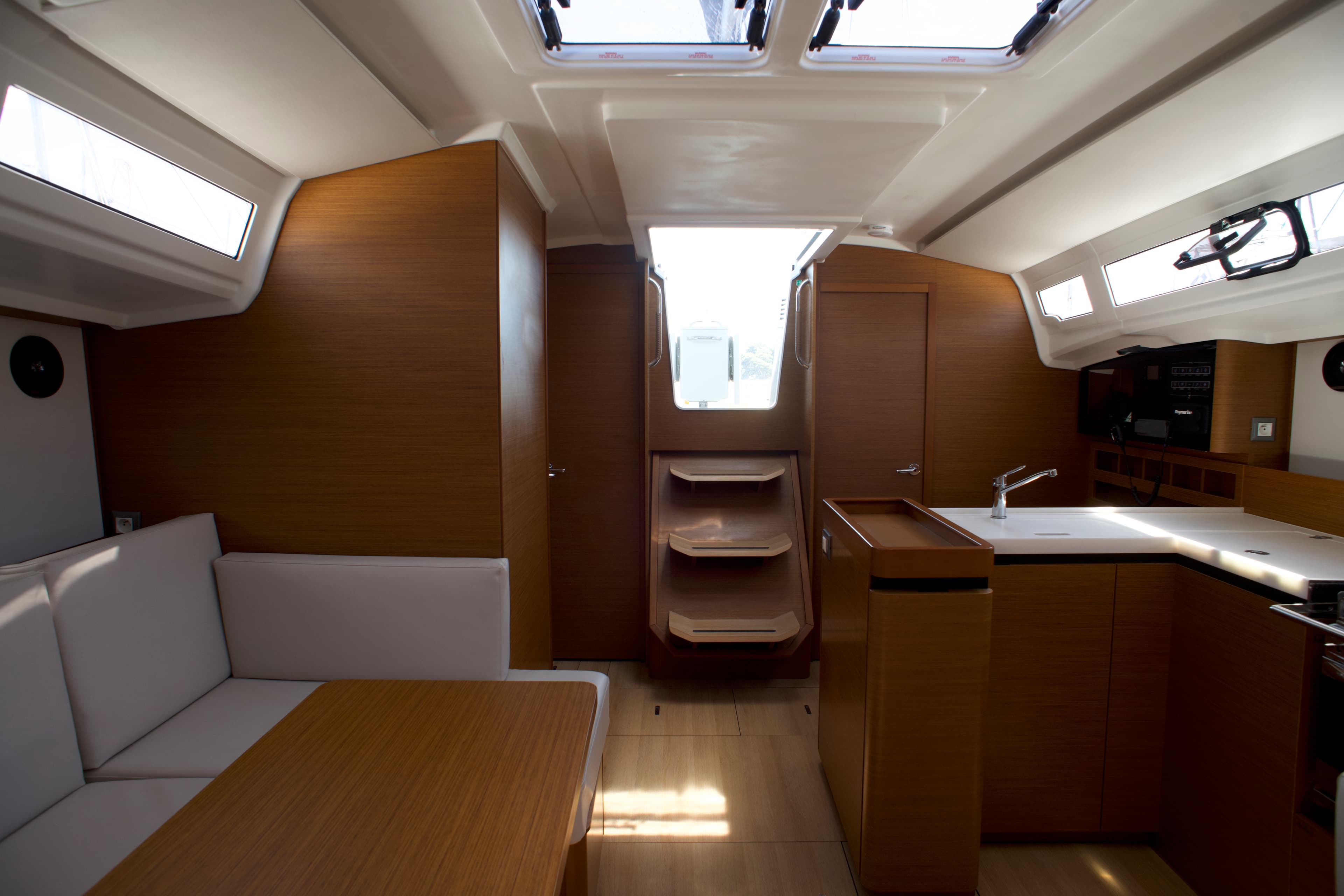 Jeanneau Sun Odyssey 410 Eugenia – bilde 2 av 14