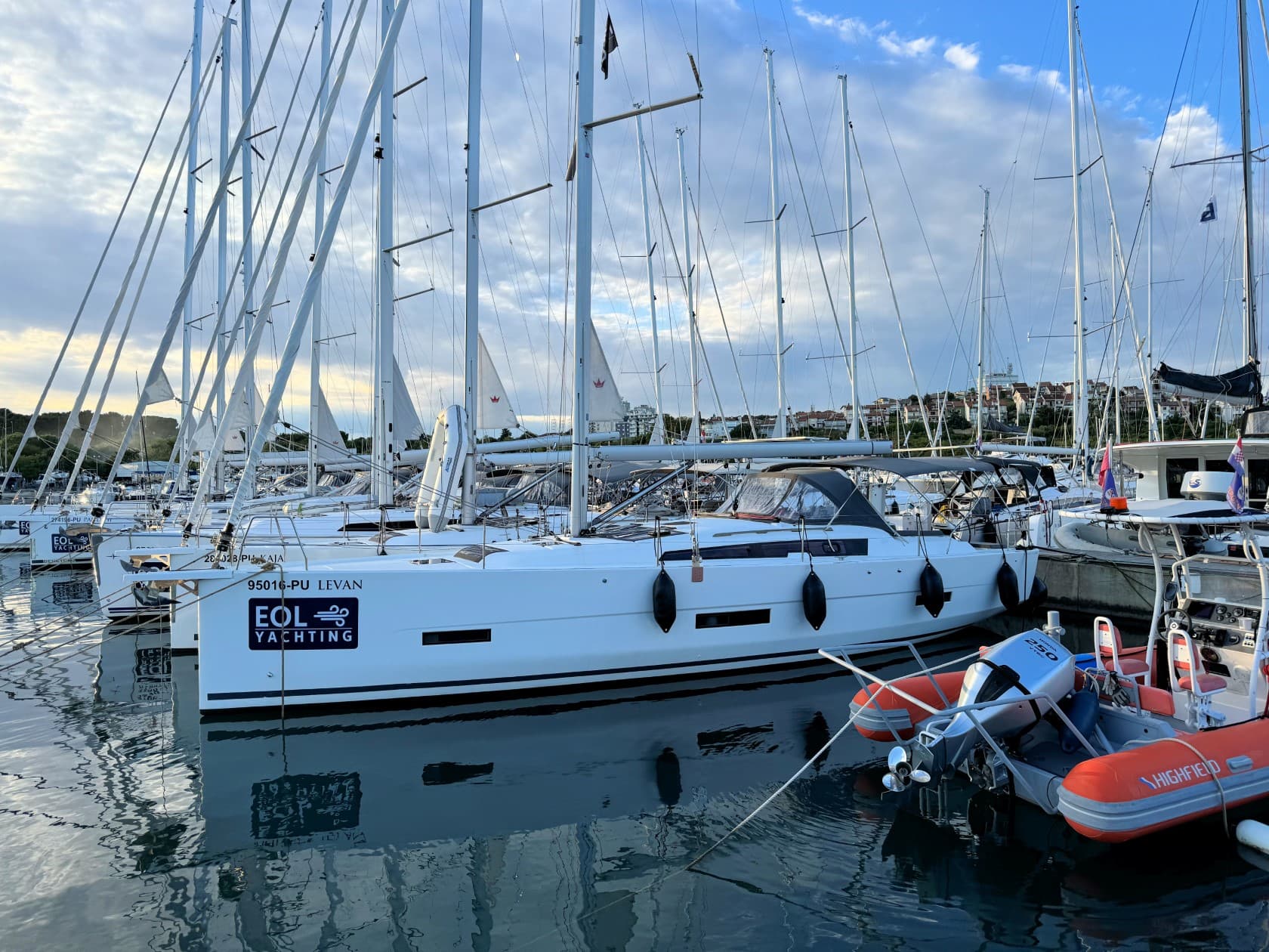 Dufour 430 Levan – bilde 3 av 43