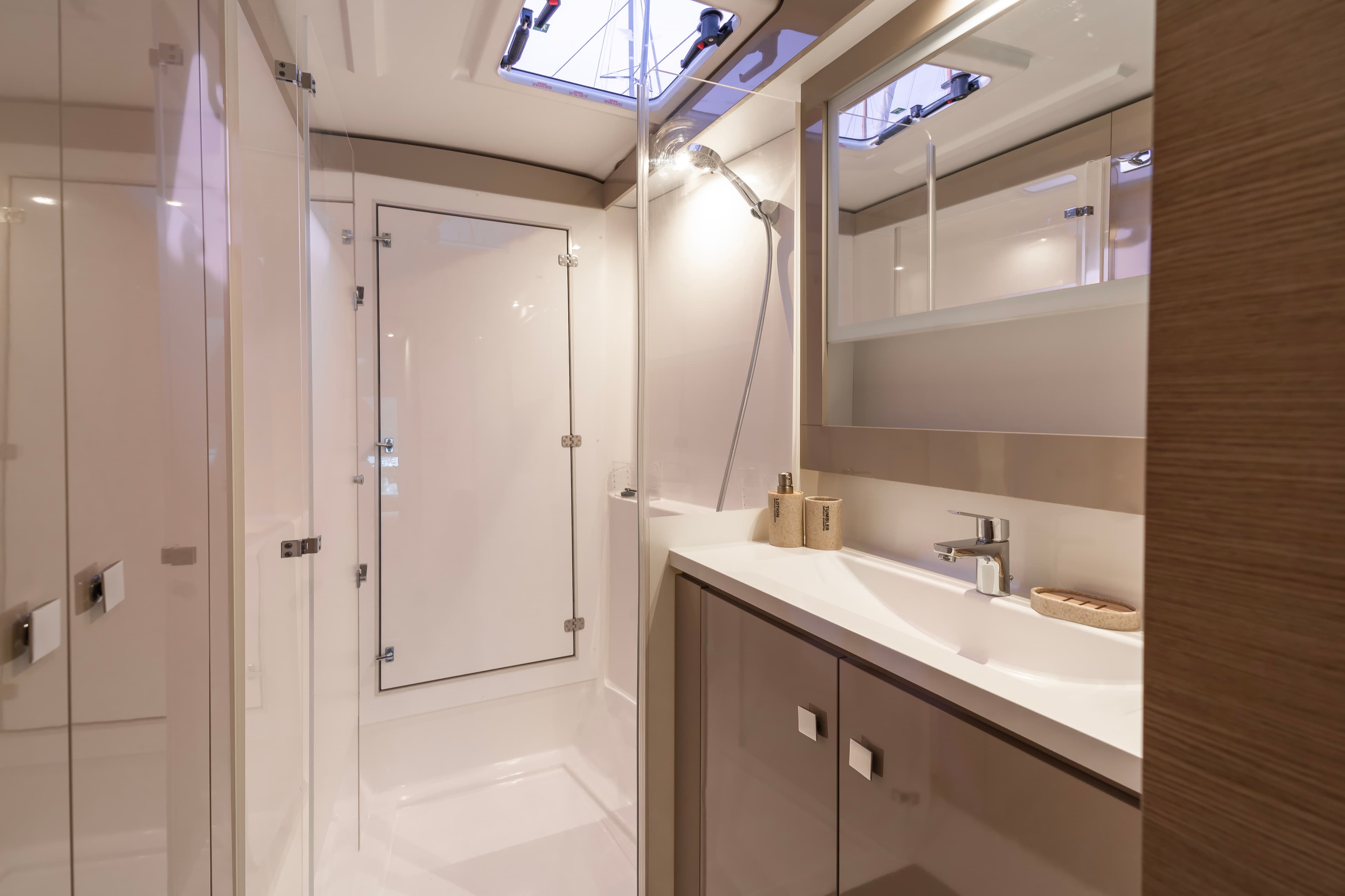 Fountaine Pajot Isla 40 Carpe Vitam – bilde 3 av 21