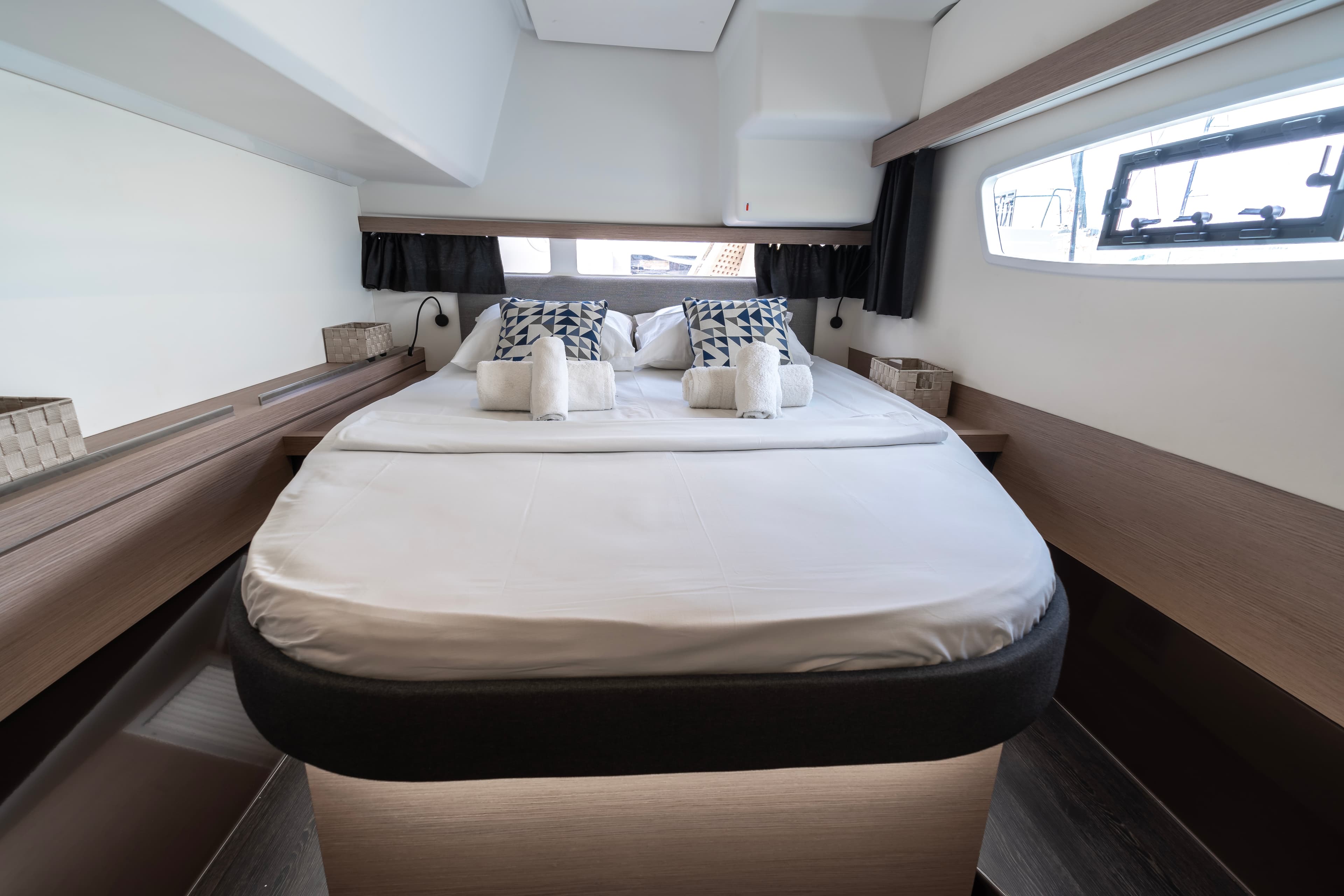 Fountaine Pajot Isla 40 Carpe Vitam – bilde 2 av 21