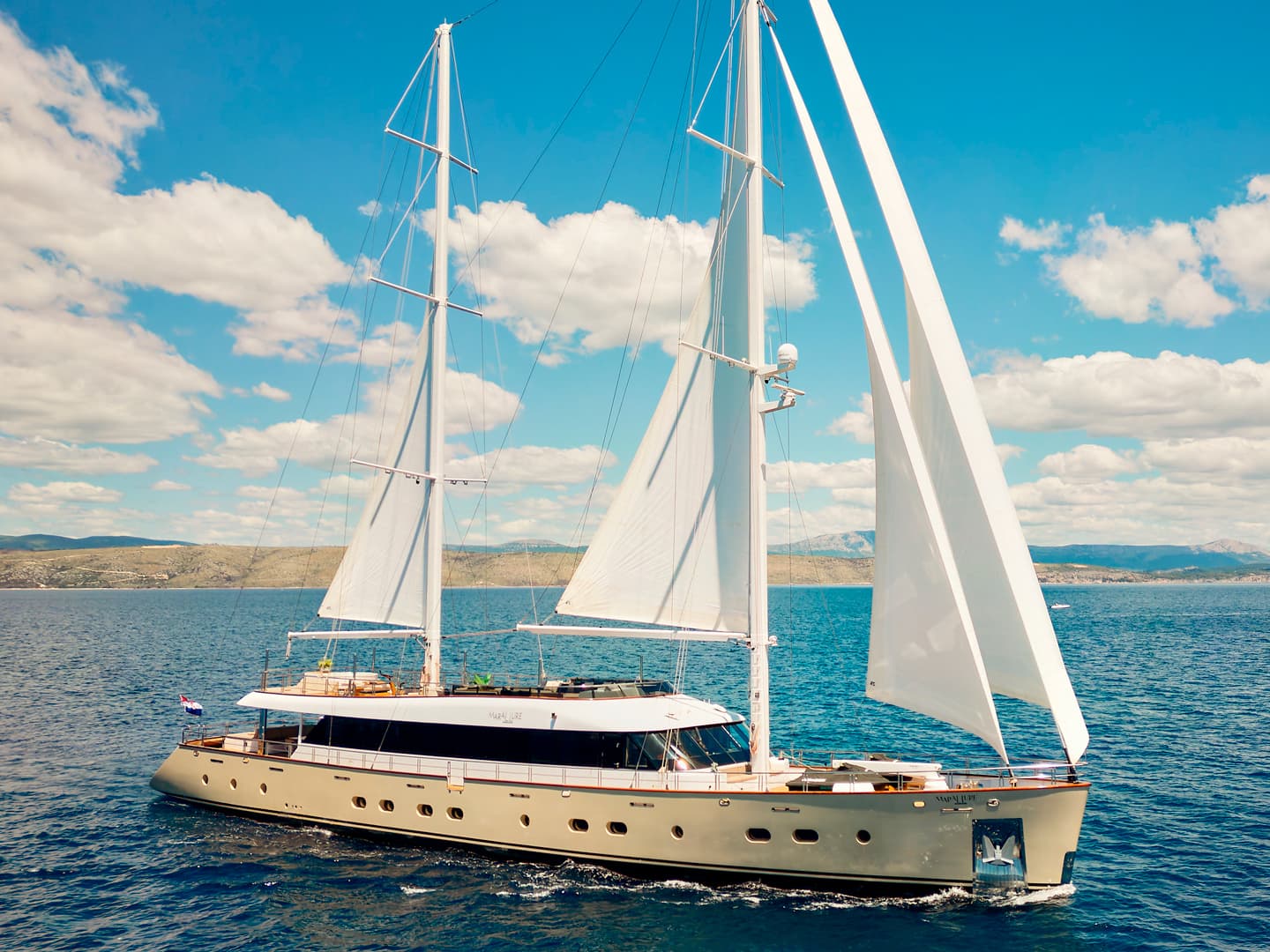 Motor sailer Marallure