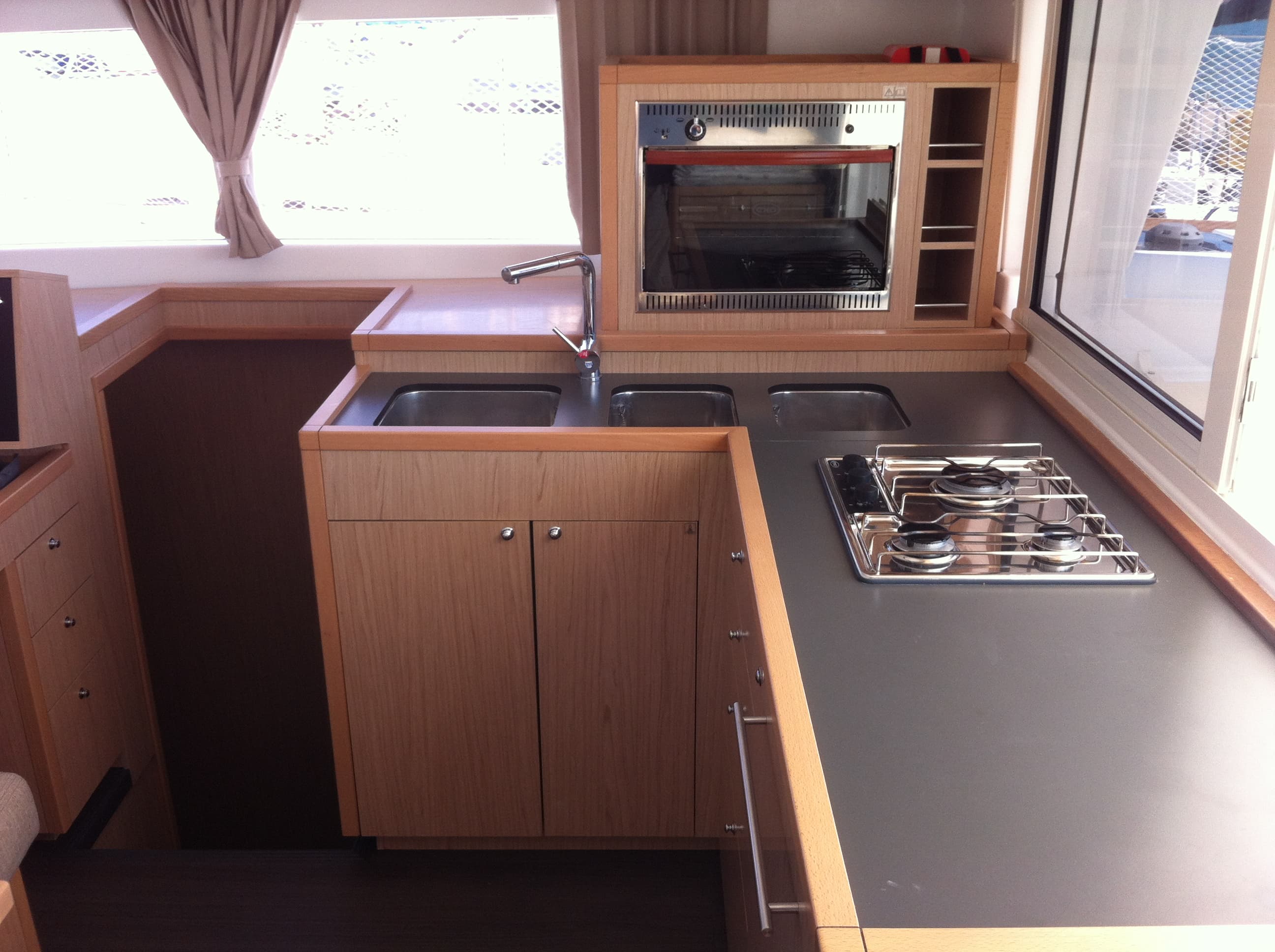 Lagoon 400 S2 Evelina – bilde 2 av 31