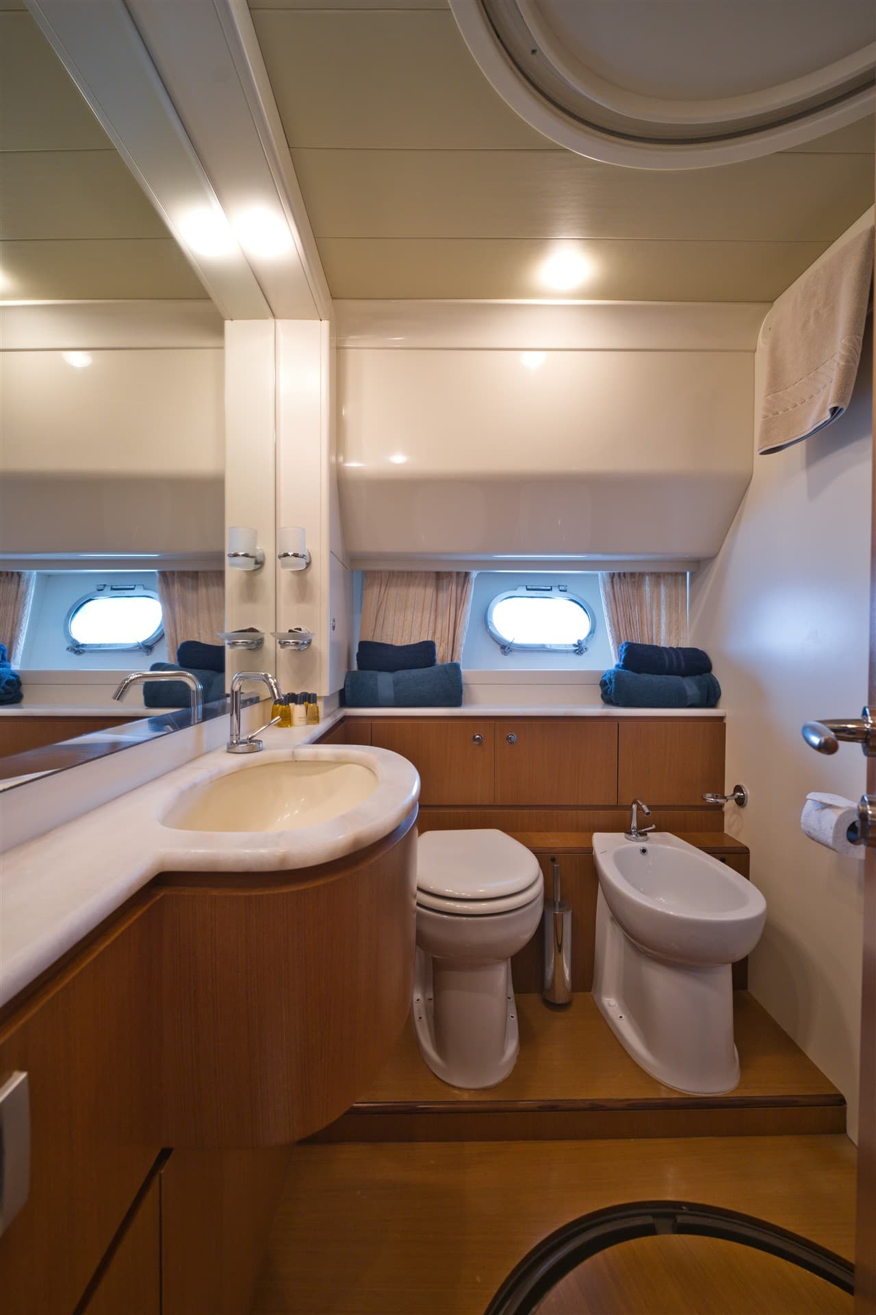 Ferretti 681 Dominique – bilde 2 av 61