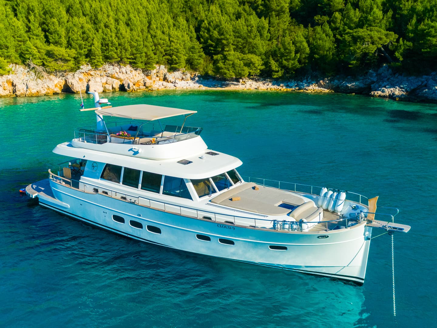 Motoryacht Cloud 9
