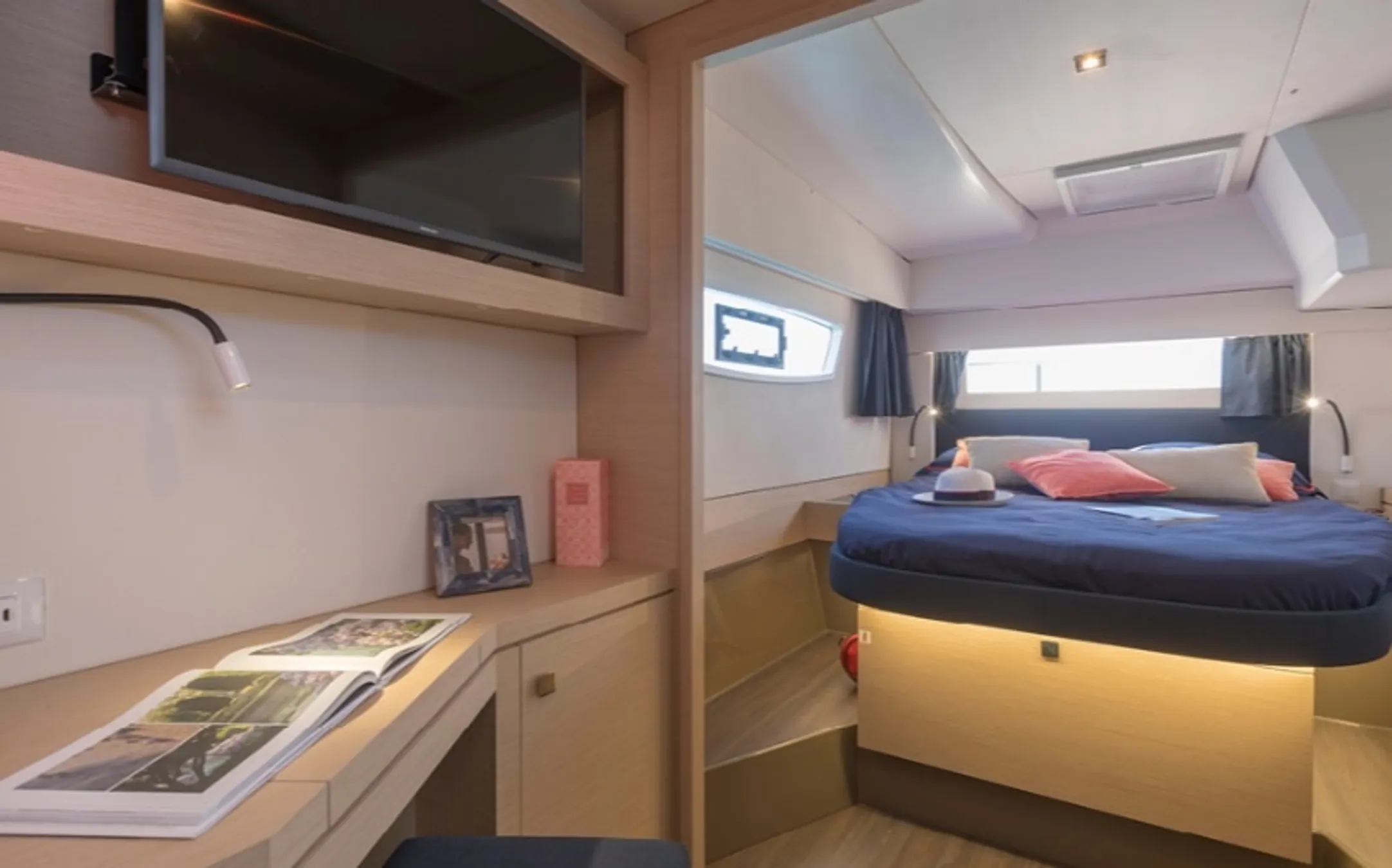 Fountaine Pajot Astréa 42 Gabian – bilde 5 av 8