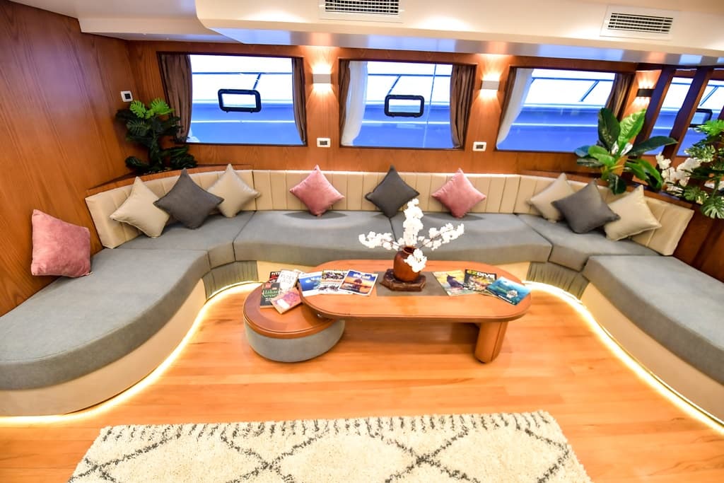 Luxury Motor Yacht South Moon One – bilde 2 av 10