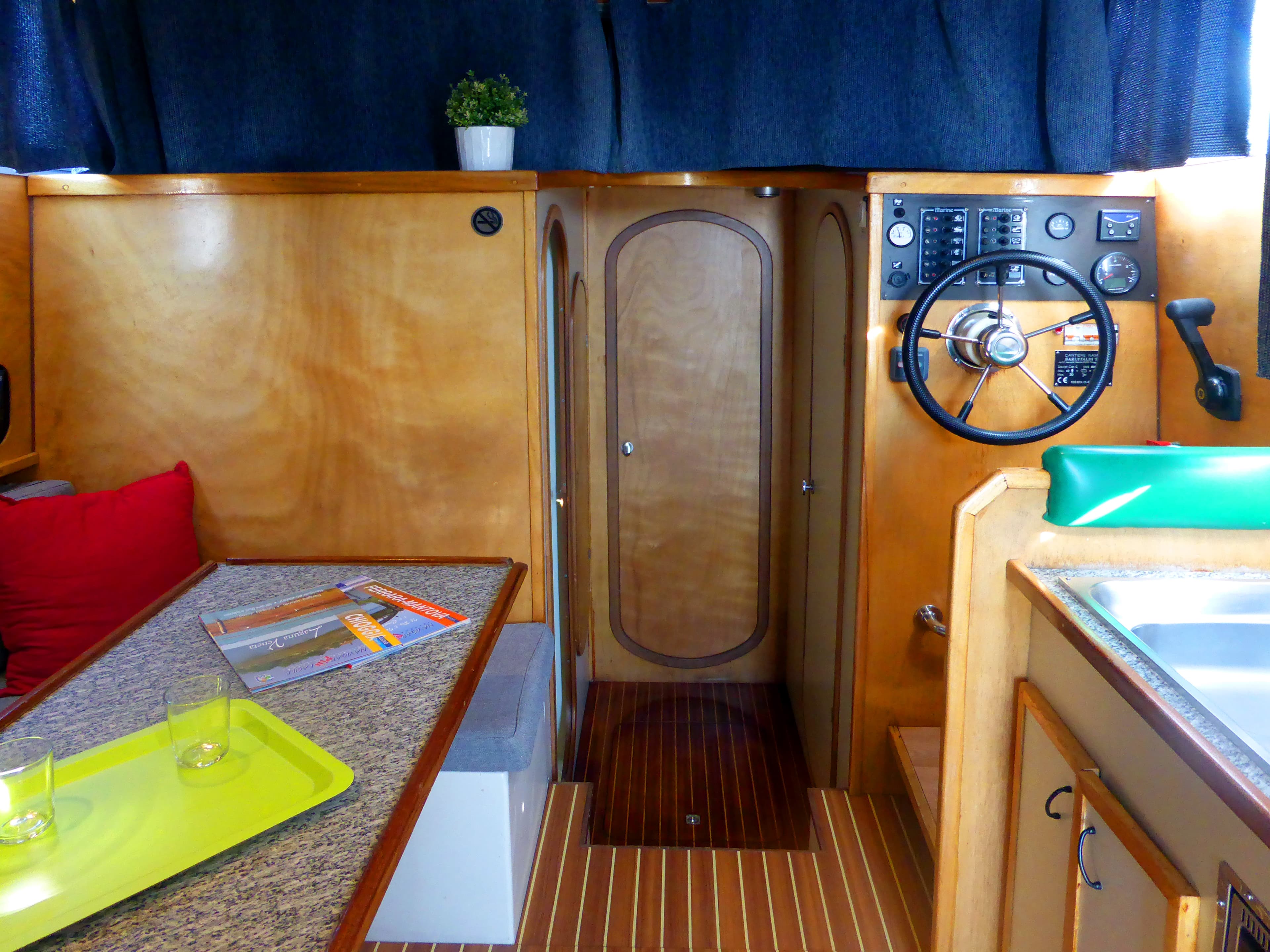 Houseboat NCF Suite – bilde 4 av 11