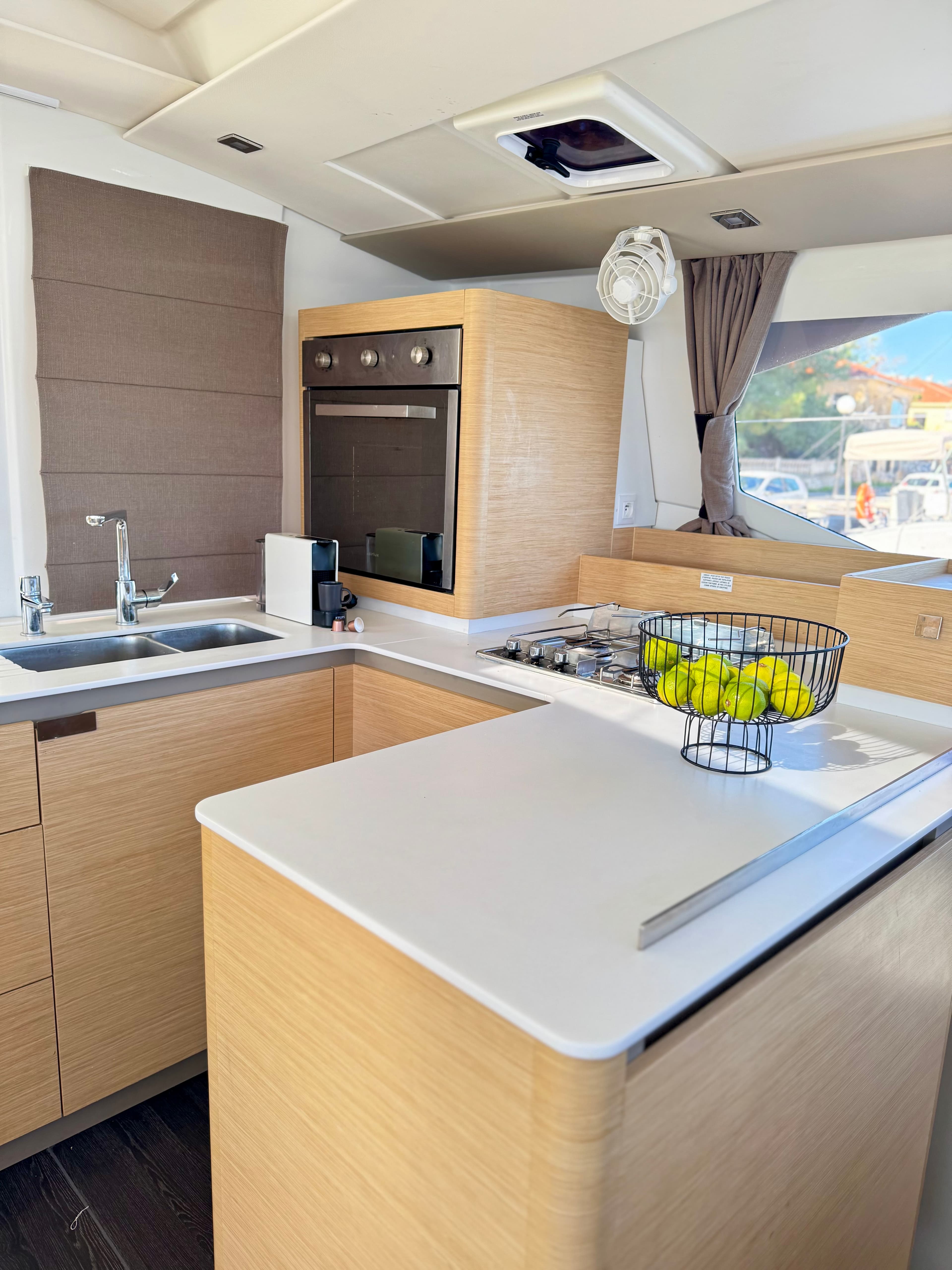 Fountaine Pajot Astréa 42 Bellmar – bilde 5 av 28
