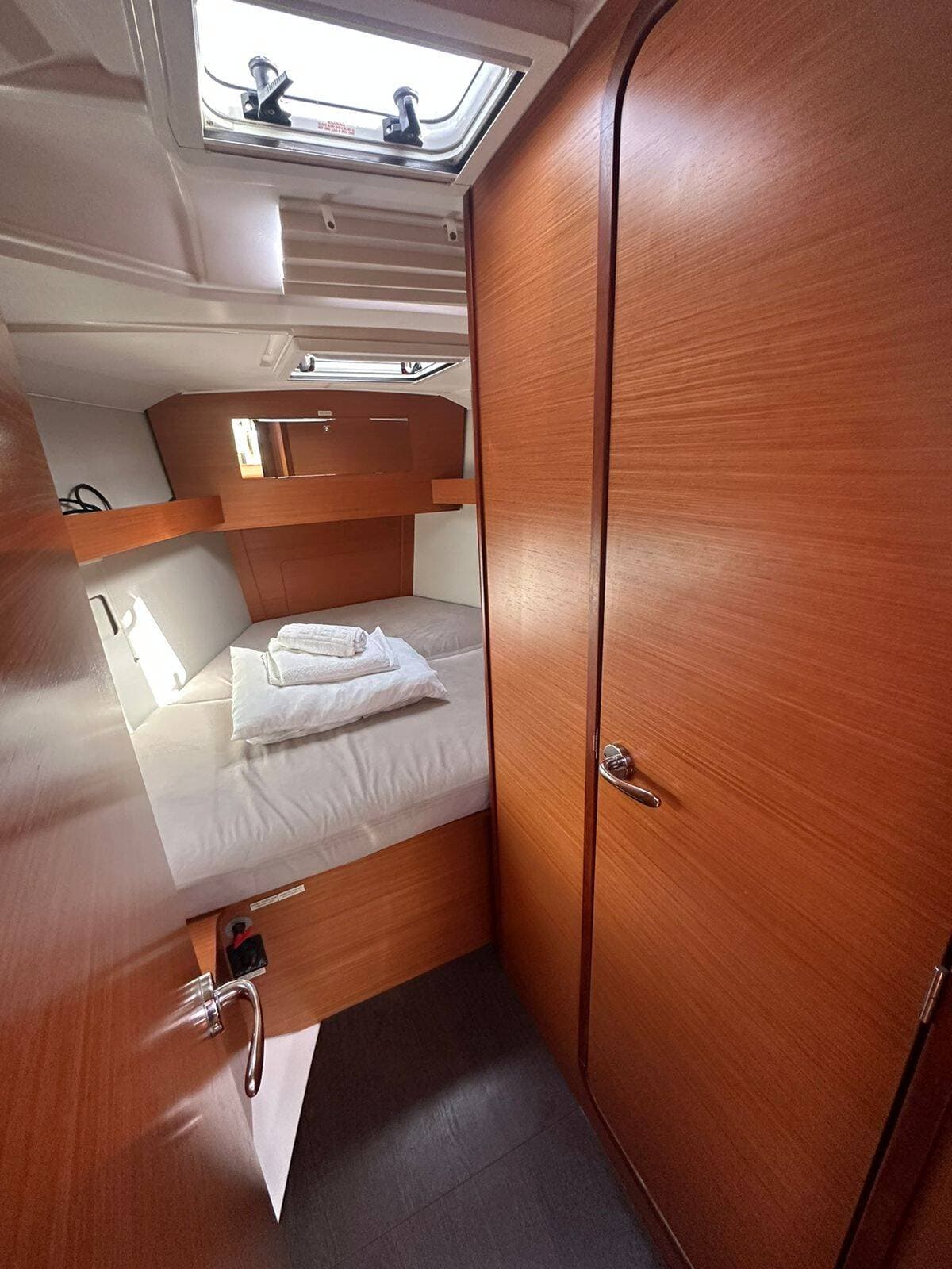 Dufour 390 INO – bilde 2 av 11