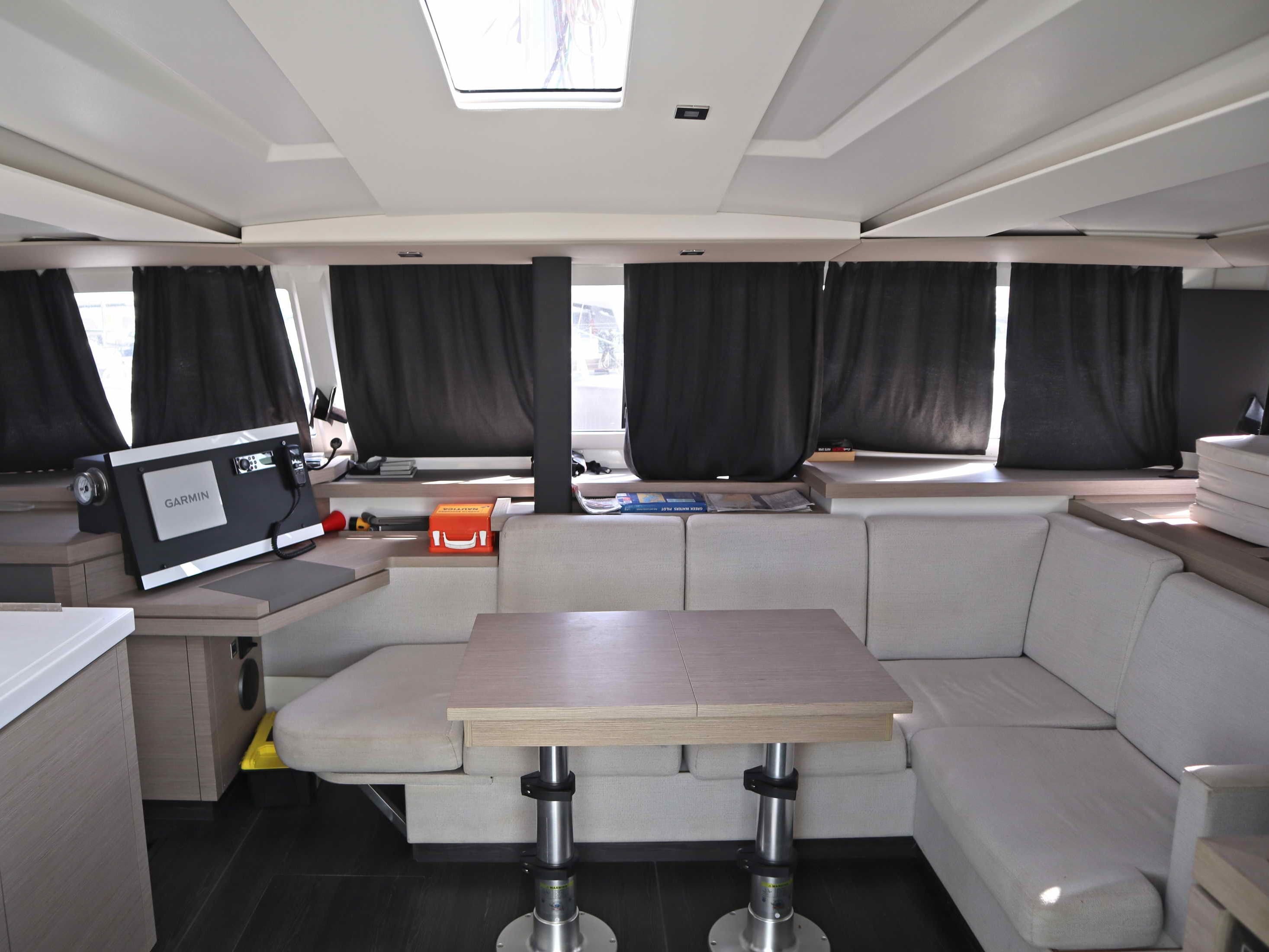 Fountaine Pajot Astréa 42 HANNAH III – bilde 2 av 11